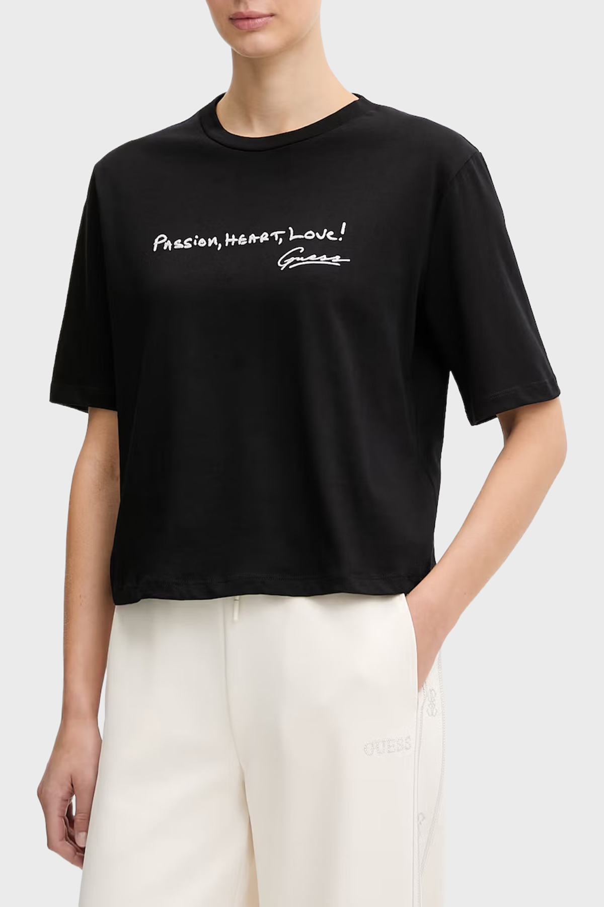Gues Yazılı Pamuklu Regular Fit Bisiklet Yaka  V6RI09I3Z14 Kadın T Shirt V6RI09 I3Z14 JBLK SİYAH