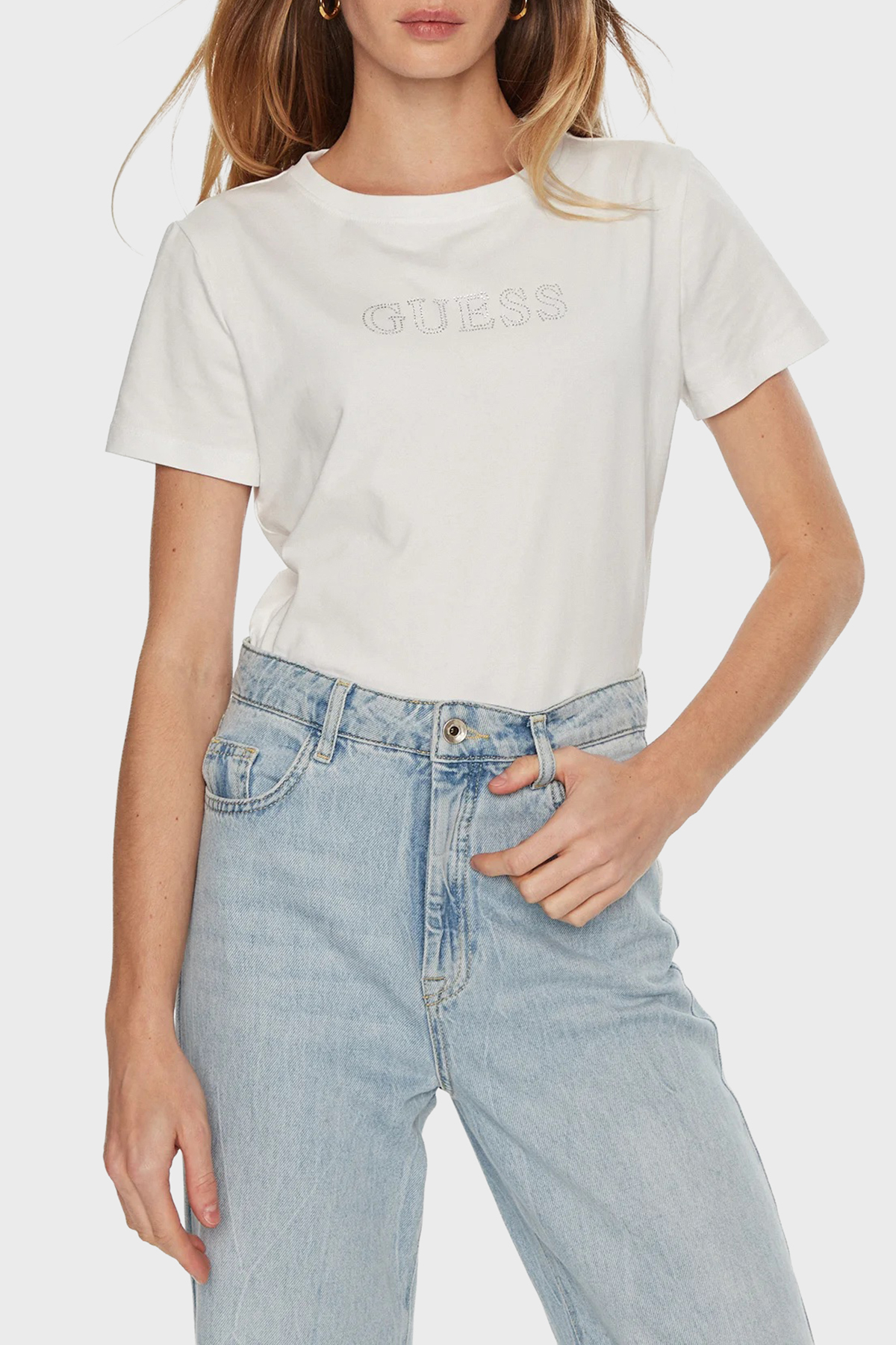 Guess Briana Pamuklu Relaxed Fit Taşlı Logolu Kadın T Shirt V3BI11 J1314 G011 BEYAZ