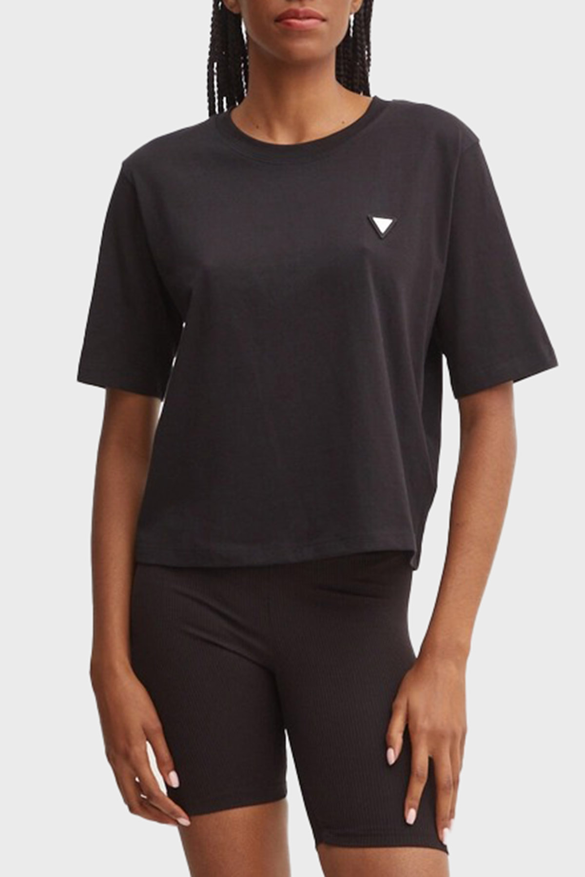 Guess Colette Boxy % 100 Pamuk Relaxed Fit Logolu  V4BI21I3Z14 Kadın T Shirt V4BI21 I3Z14 JBLK SİYAH