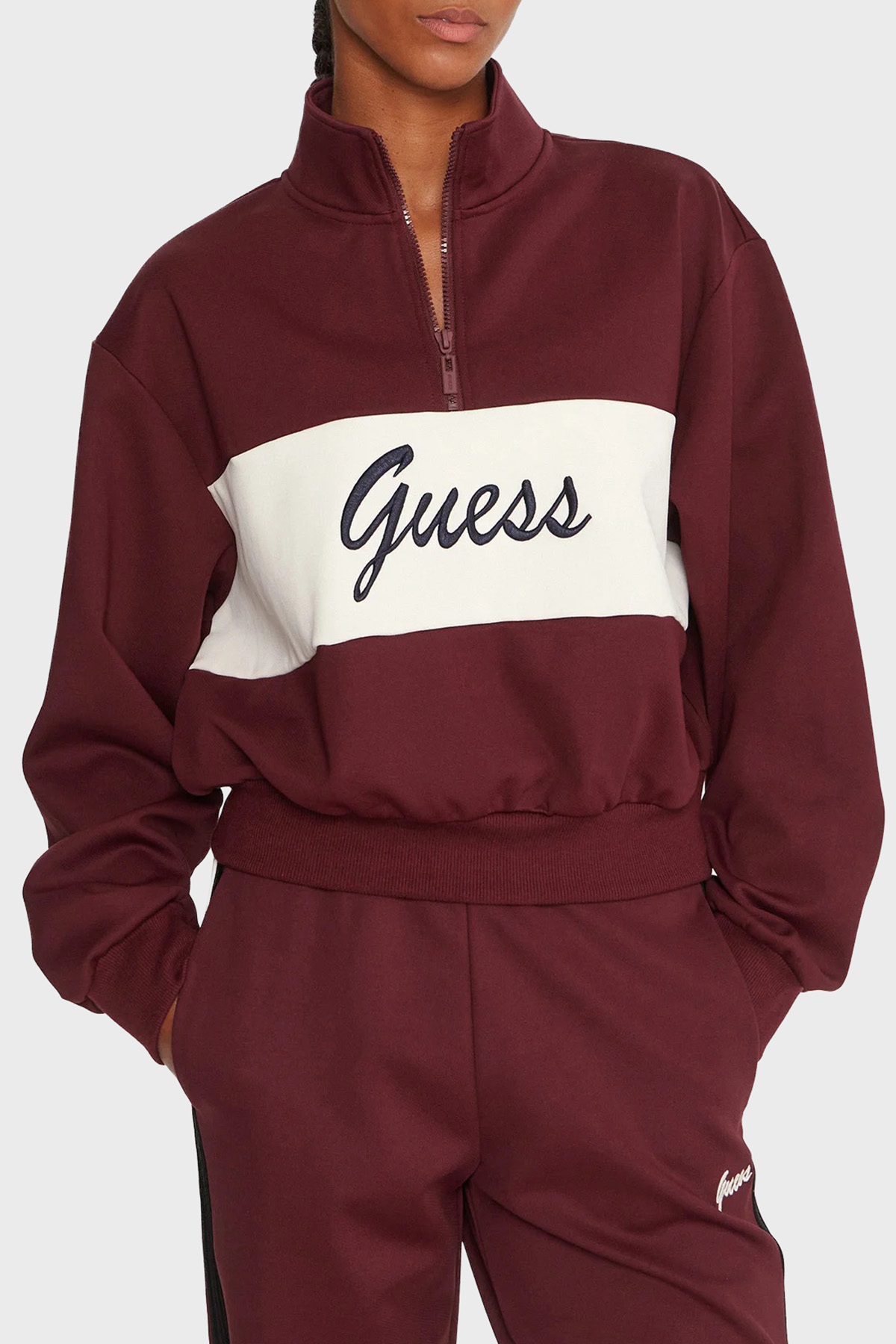 Guess Fabia Streç Logolu Regular Fit Yarım Fermuarlı Dik Yaka Kısa  V5BQ00KCX22 Kadın Sweat V5BQ00 KCX22 G4P2 BORDO-BEYAZ