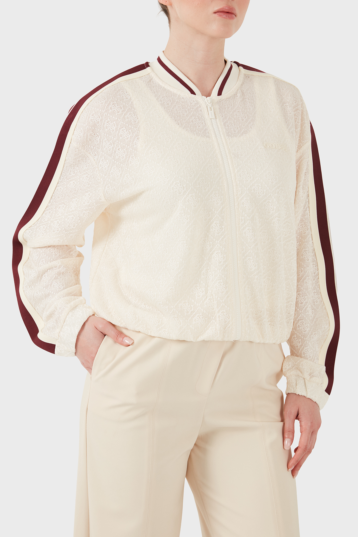 Guess Jakarlı Logolu Kolej Yaka Fermuarlı  V6GL01K2960 Kadın Sweat V6GL01 K2960 FW07 KREM