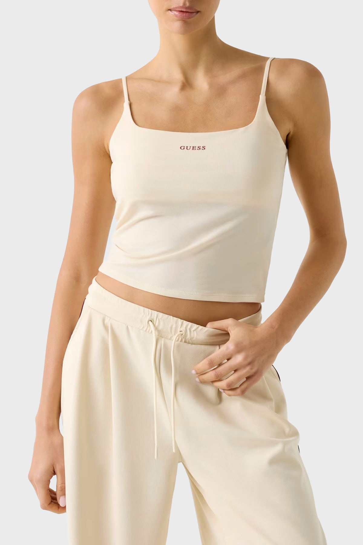Guess Jasmine Fitted Fit Yuvarlak Yaka Logolu  V6GP18K3470 Kadın Top V6GP18 K3470 G047 BEYAZ