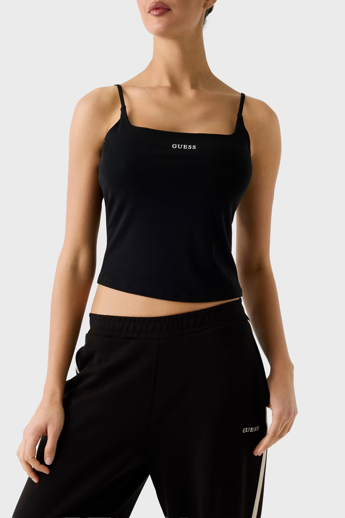 Guess Jasmine Fitted Fit Yuvarlak Yaka Logolu  V6GP18K3470 Kadın Top V6GP18 K3470 JBLK SİYAH