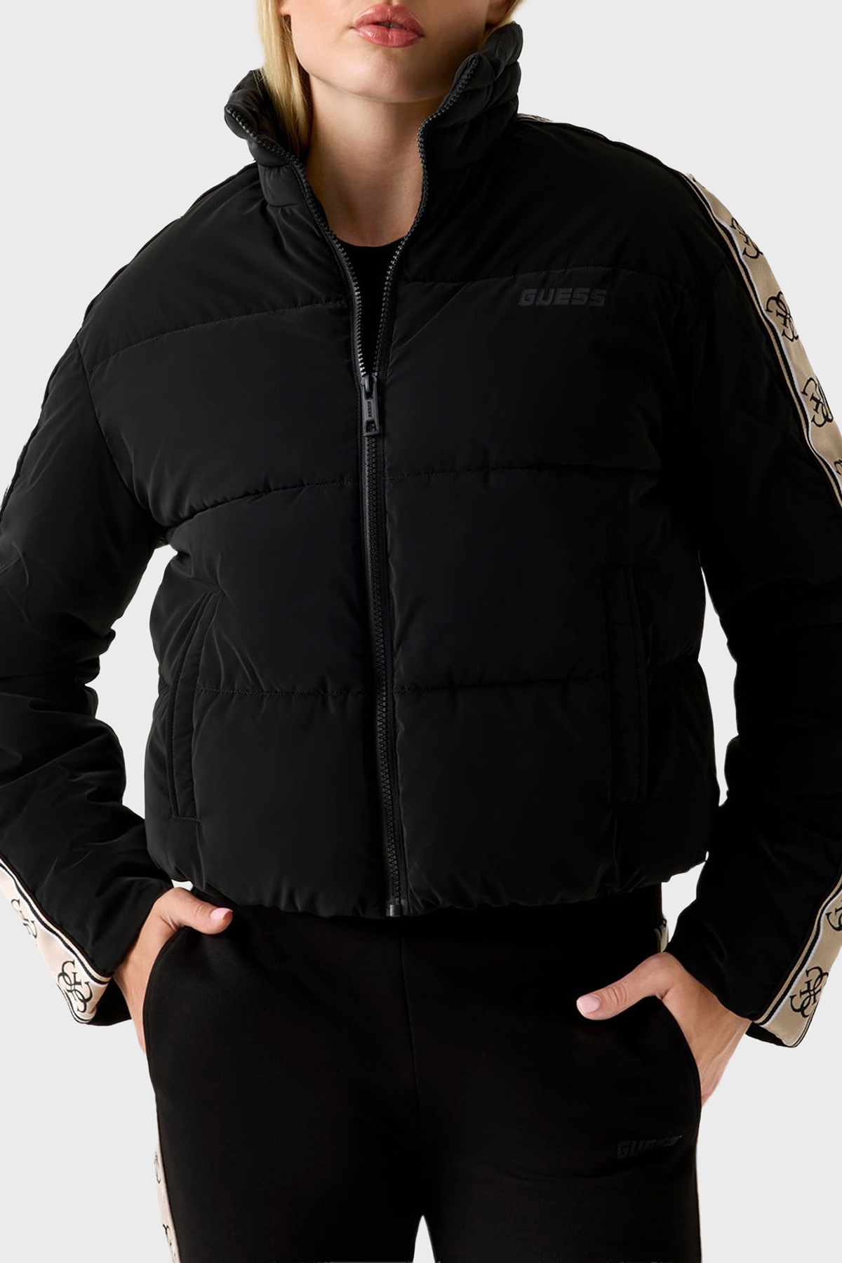 Guess Kapitoneli Logolu Regular Fit Dik Yaka Şişme  V5BL11WGYC2 Kadın Mont V5BL11 WGYC2 JBLK SİYAH