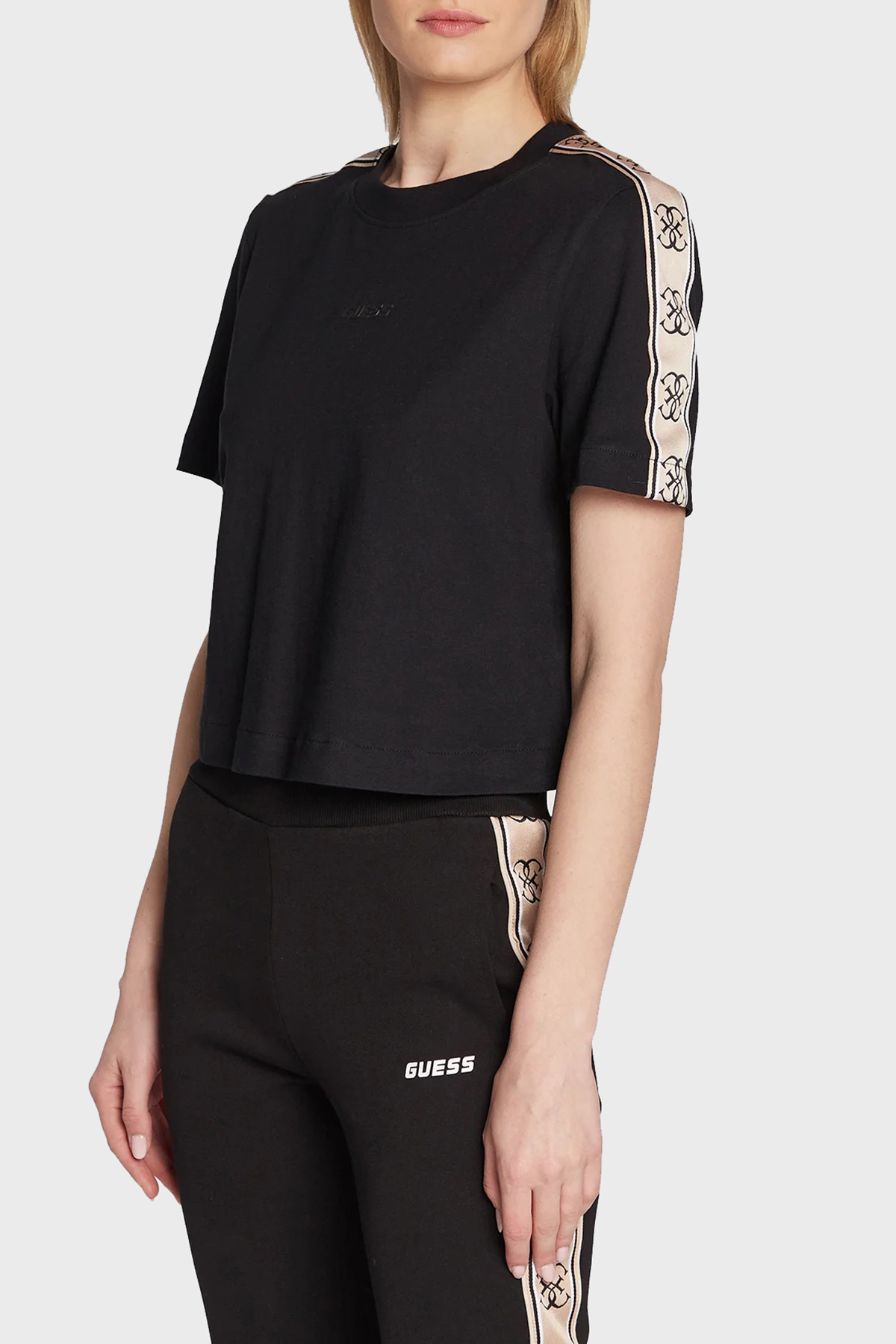Guess Logo Bantlı % 100 Pamuk Bisiklet Yaka Relaxed Fit Britney Kadın T Shirt V3RI08I3Z14 JBLK SİYAH