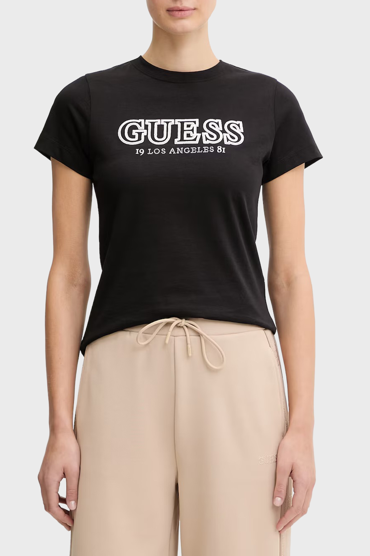 Guess Logolu Pamuklu Regular Fit Bisiklet Yaka  V6RI10I3Z14 Kadın T Shirt V6RI10 I3Z14 JBLK SİYAH