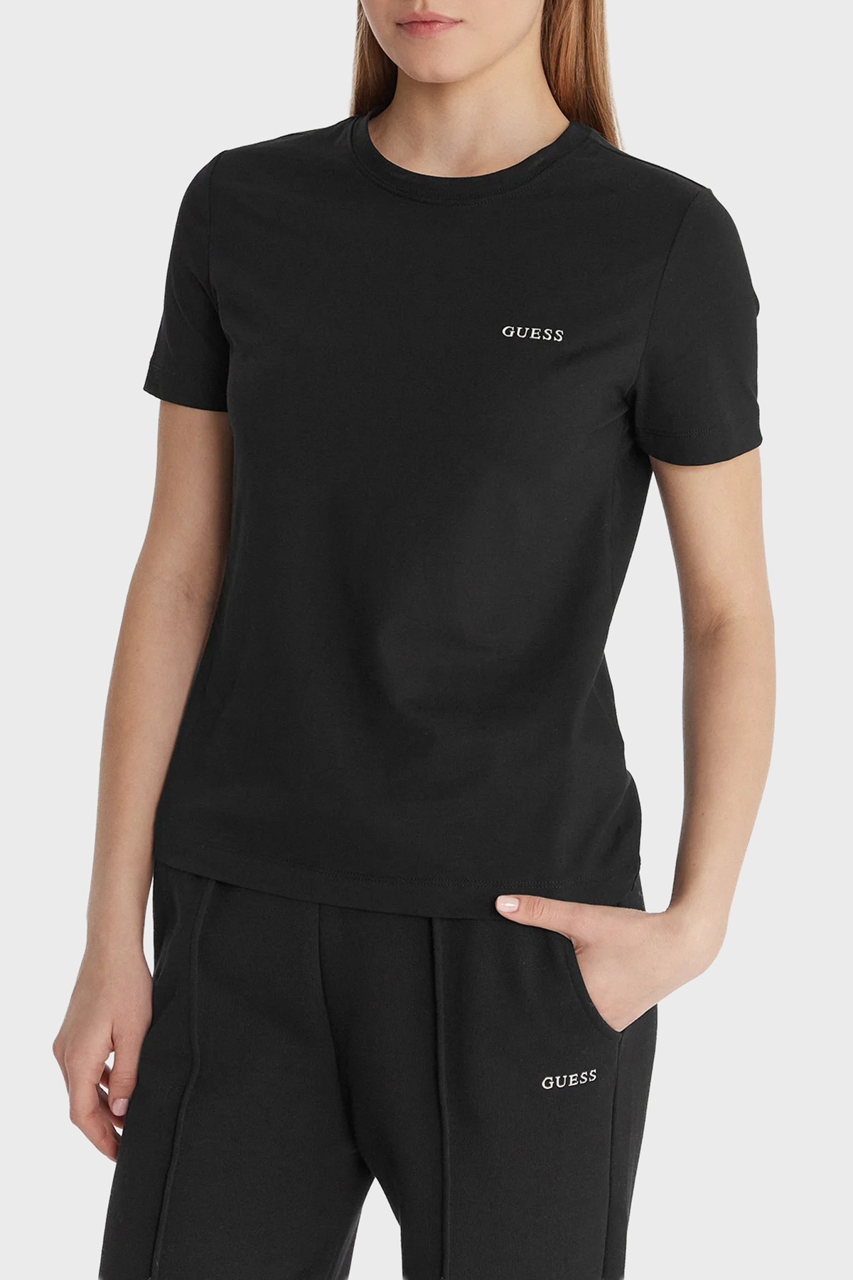 Guess Logolu Pamuklu Slim Fit Bisiklet Yaka  V6RI07J1314 Kadın T Shirt V6RI07 J1314 JBLK SİYAH
