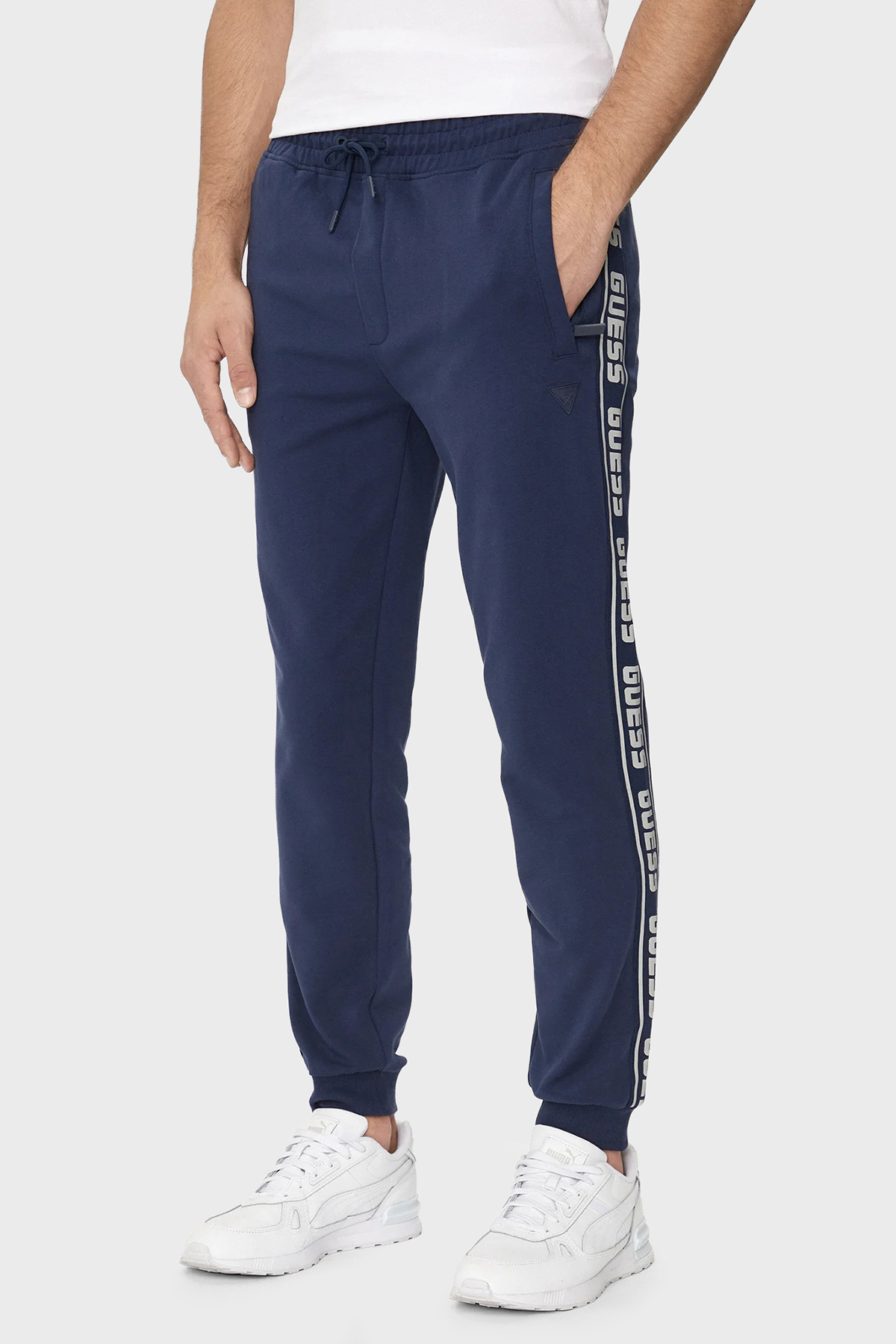 Guess Logolu Regular Fit Normal Bel Lastikli Paça Jogger Erkek Pantolon Z2YB19 K6ZS1 G7R1 MAVİ