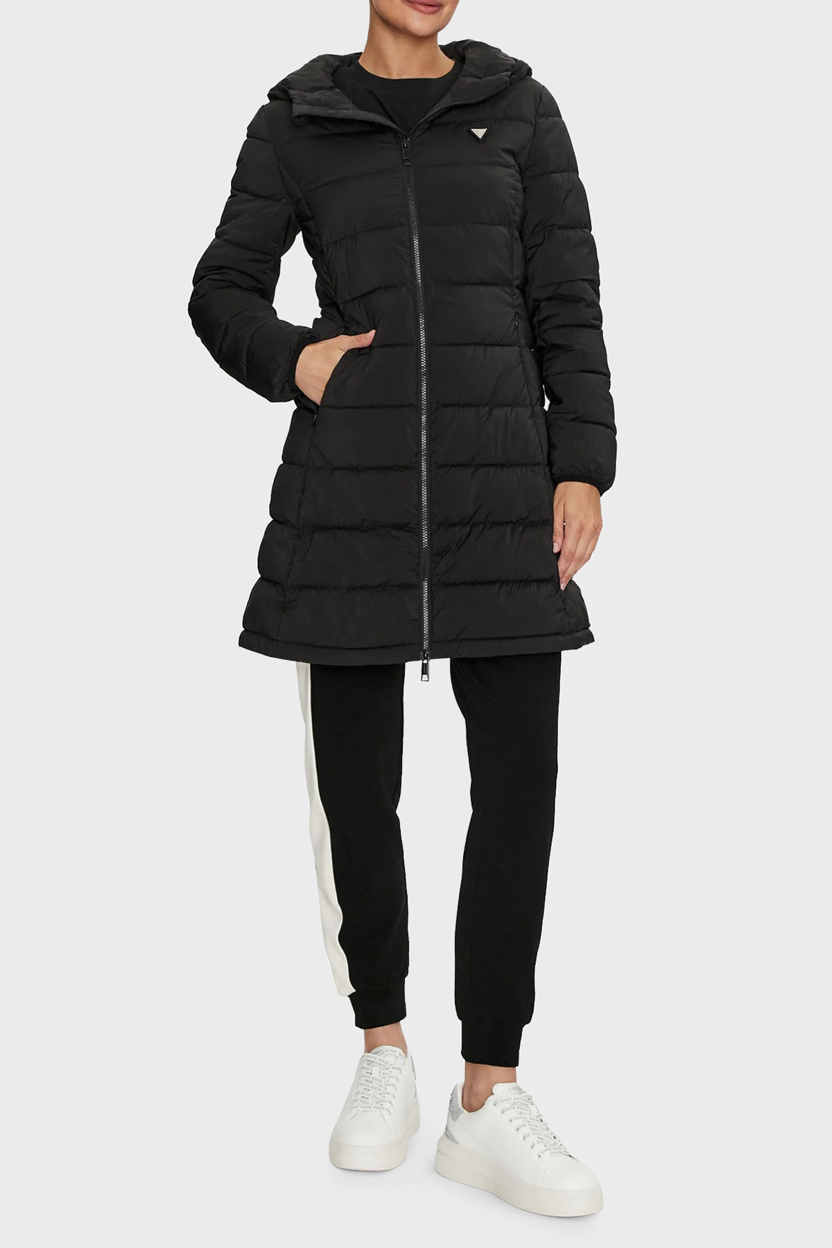 Guess New Aleta Kapitoneli Regular Fit Kapüşonlu Uzun Şişme  V4YL05WF3X0 Kadın Mont V4YL05 WF3X0 JBLK SİYAH