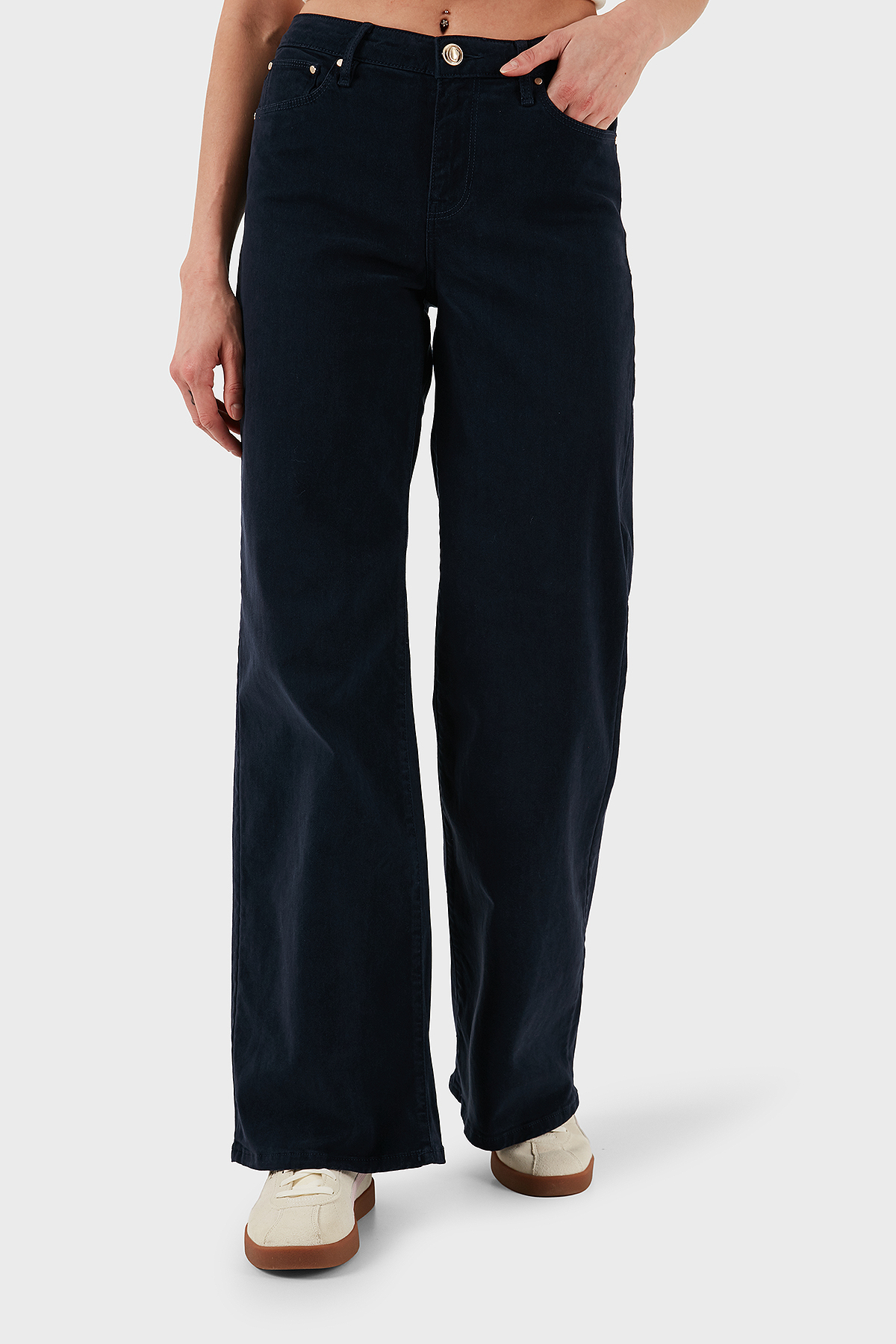 Guess Sexy Pamuklu Relaxed Fit Normal Bel Bol Paça  W5BA96WFQYB Kadın Pantolon W5BA96 WFQYB G77G LACİVERT