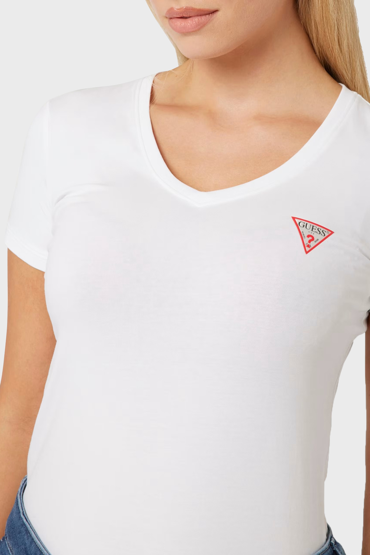 Guess Ss Vn Streç Pamuklu Slim Fit V Yaka Logolu  W2YI45J1314 Kadın T Shirt W2YI45 J1314 G011 BEYAZ