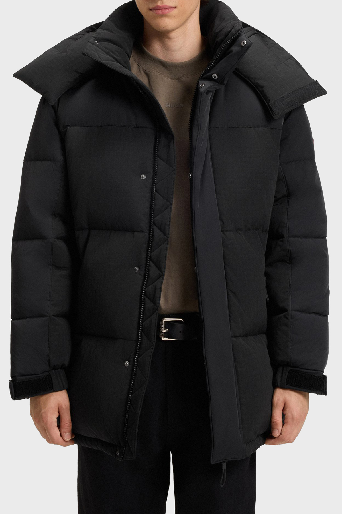 Hugo Kapitoneli Regular Fit Kapüşonlu Su İtici Erkek Mont 50547890 001 SİYAH