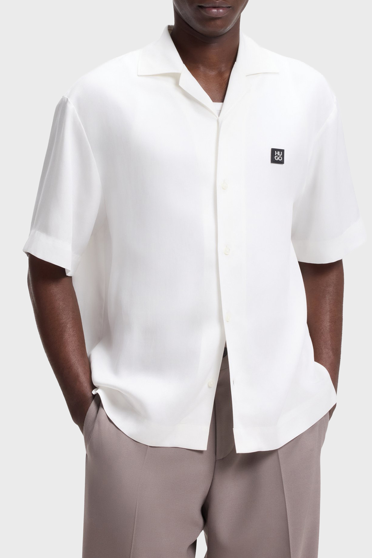 Hugo Oversize Fit Logolu Klasik Yaka Kısa Kollu Erkek Gömlek 50560593 102 EKRU