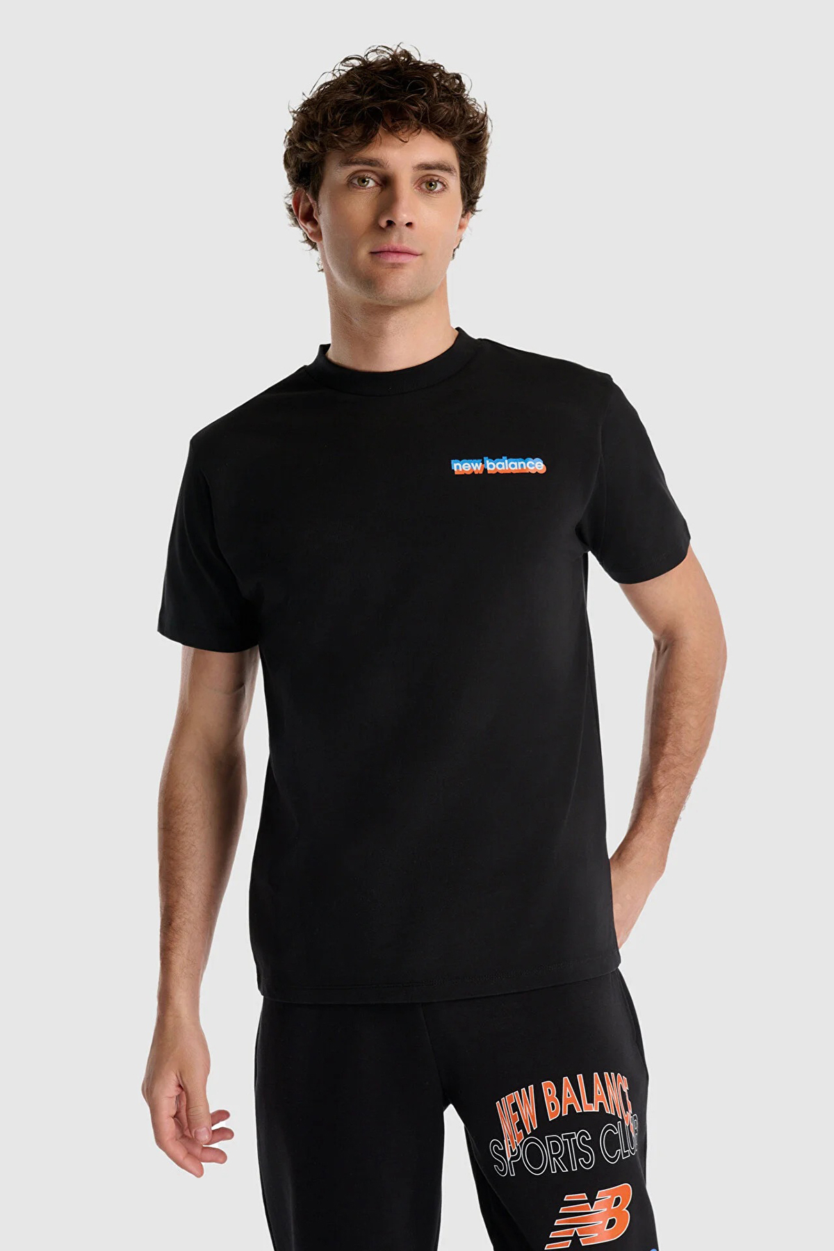New Balance NB Lifestyle Pamuklu Comfort Fit Sırt Basklı Erkek T Shirt MNT1533BK SİYAH