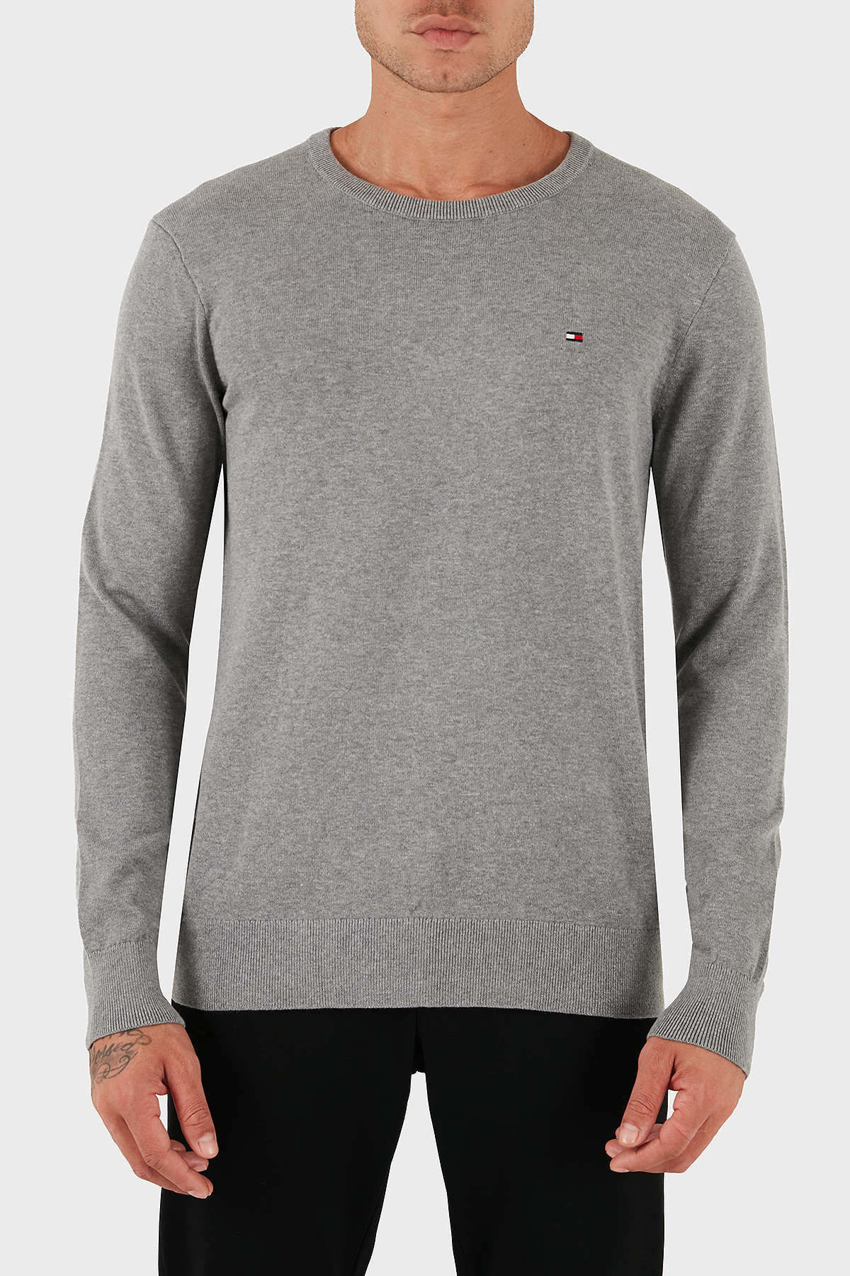 Tommy Hilfiger % 100 Pamuk Regular Fit Bisiklet Yaka Logolu Erkek Kazak MW0MW14748 P91 GRİ