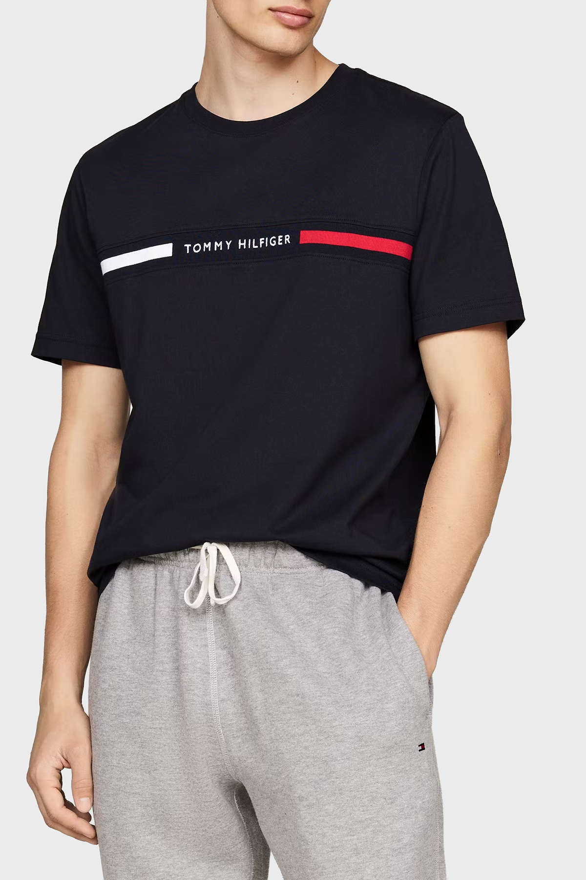 Tommy Hilfiger % 100 Pamuk Regular Fit Bisiklet Yaka Logolu Erkek T Shirt MW0MW36498 BDS SİYAH