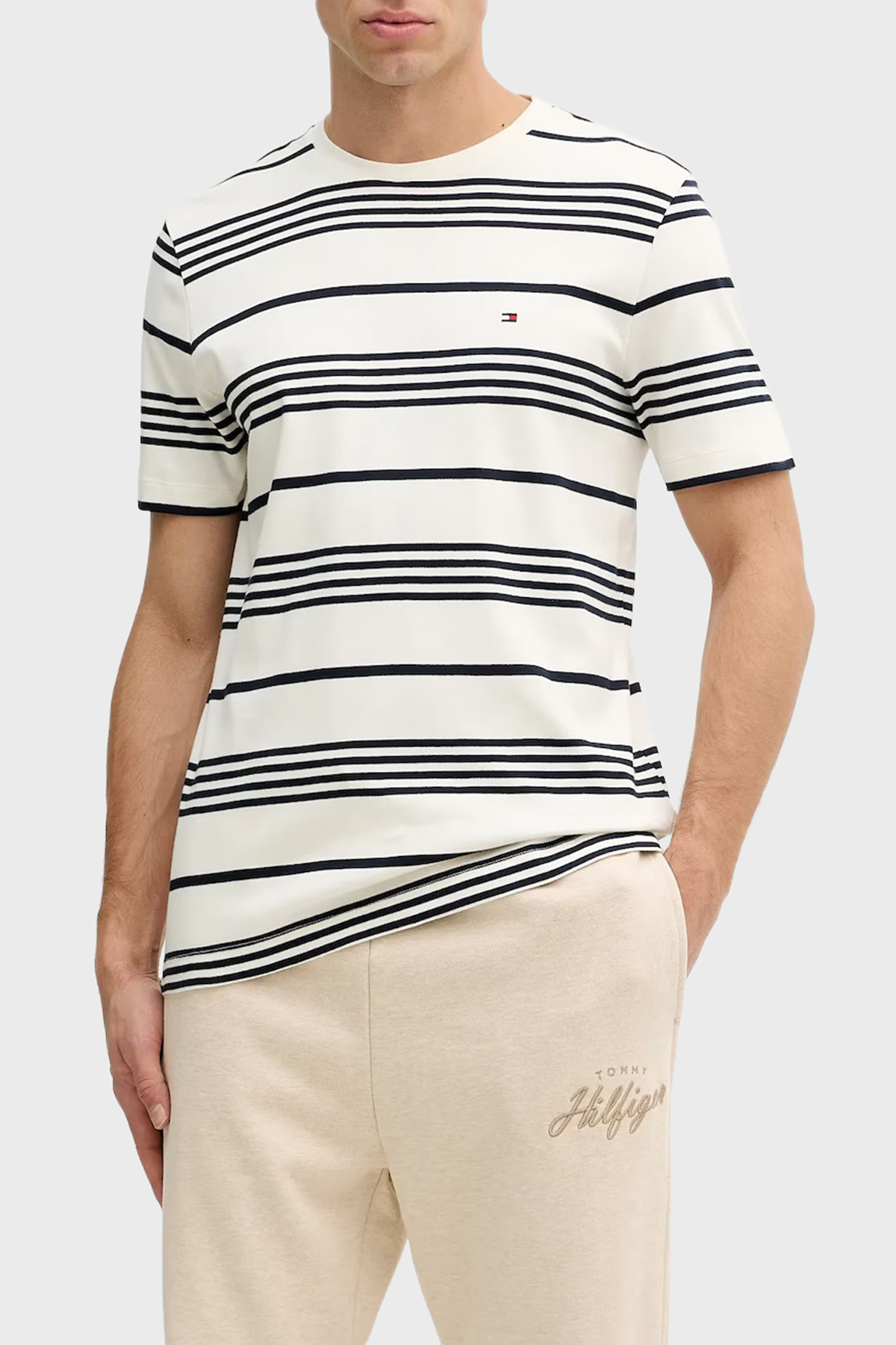 Tommy Hilfiger Çizgili Pamuklu Regular Fit Bisiklet Yaka Erkek T Shirt MW0MW41908 0FA LACİVERT-BEYAZ