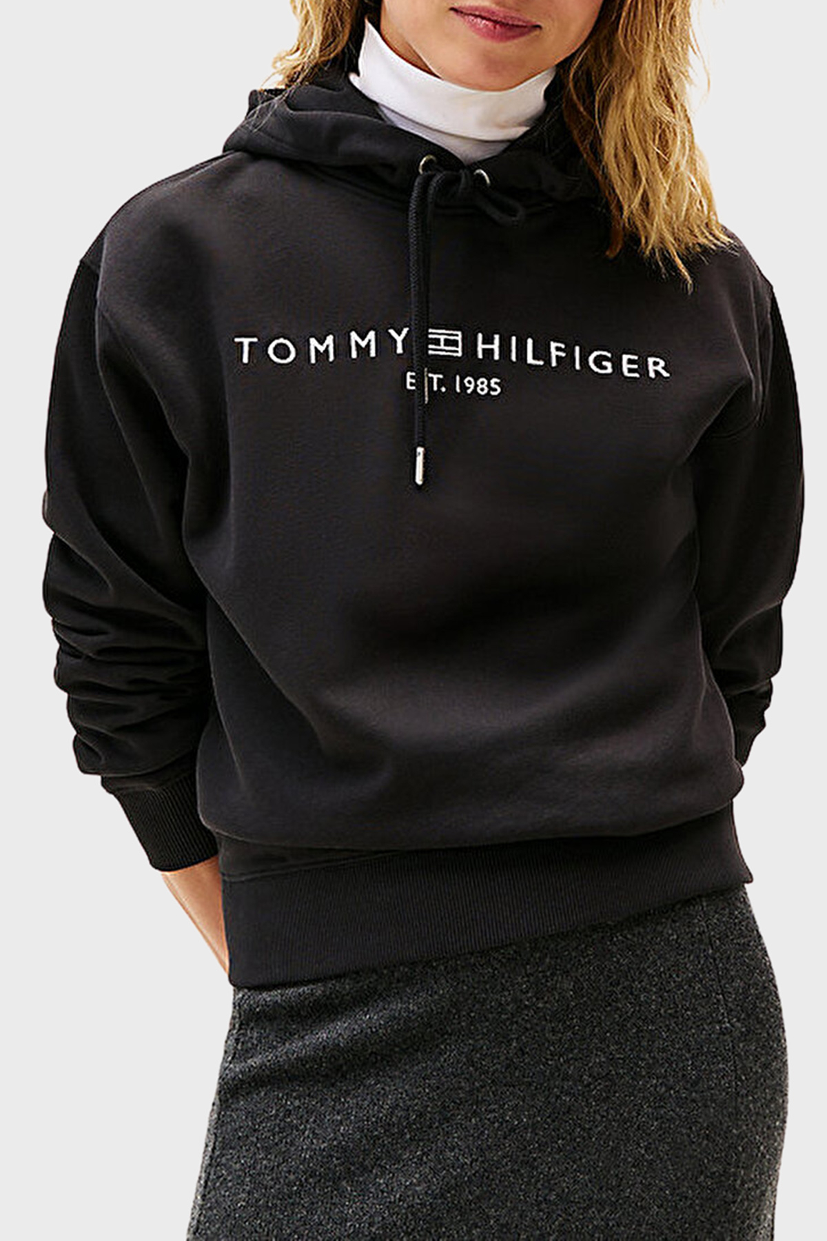 Tommy Hilfiger Logo İşlemeli Regular Fit Kapüşonlu Kadın Sweat WW0WW43598 BDS SİYAH