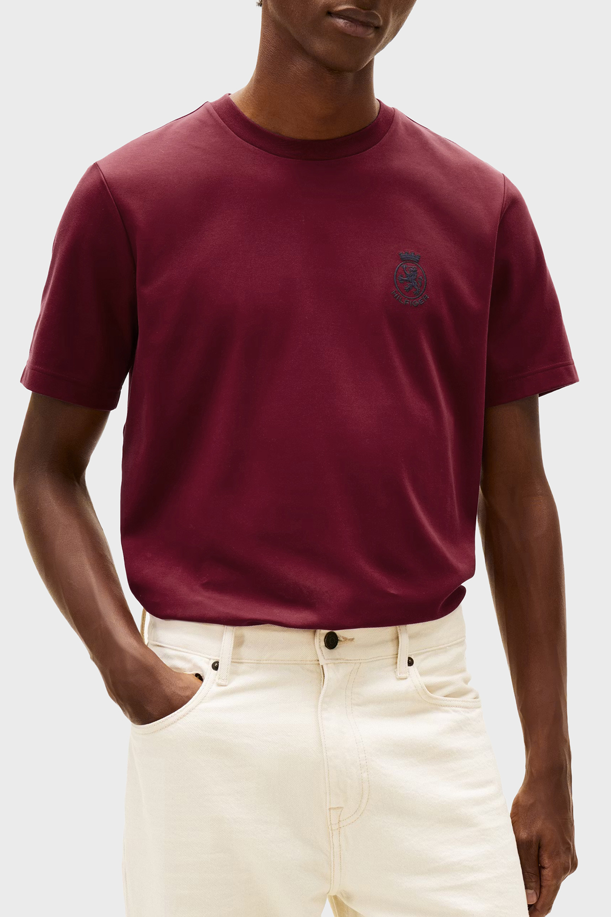 Tommy Hilfiger Logolu Pamuklu Regular Fit Bisiklet Yaka Erkek T Shirt MW0MW42854 XJS KIRMIZI