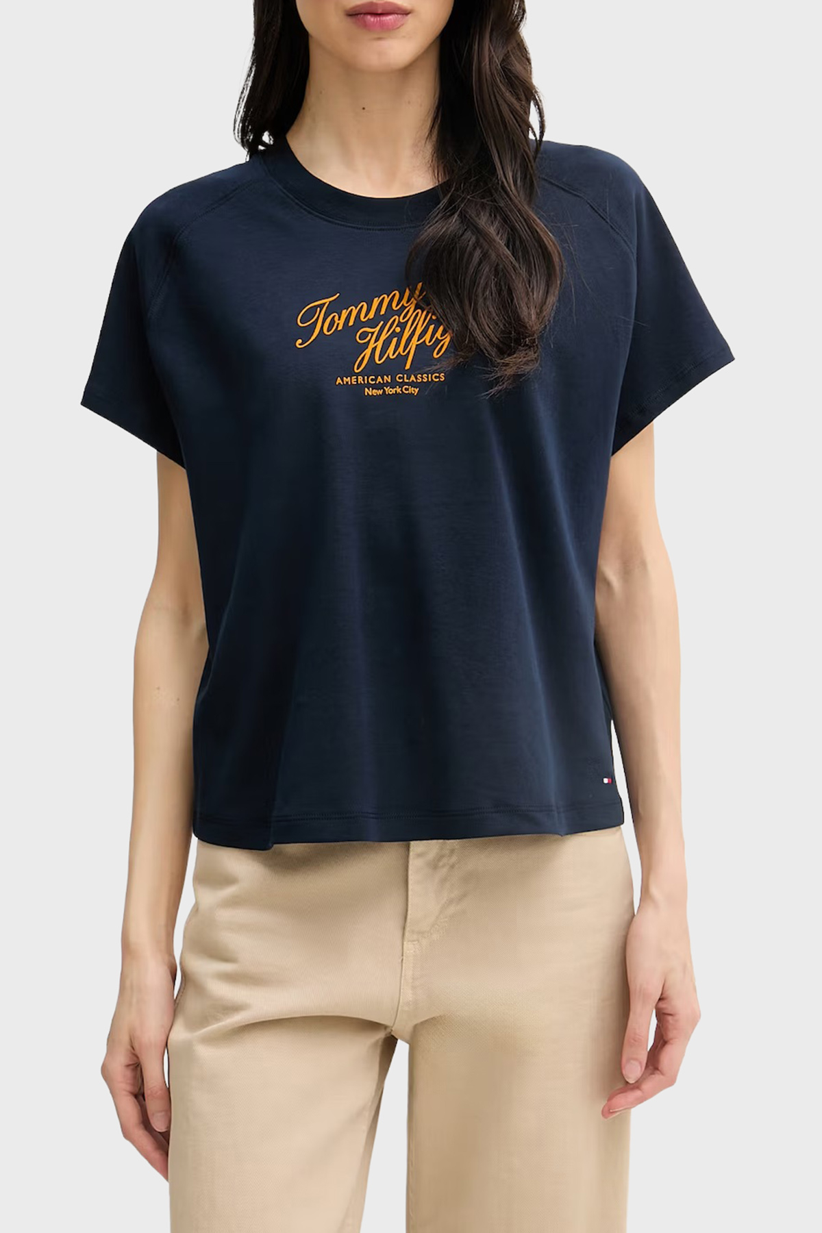 Tommy Hilfiger Pamuklu Logolu Regular Fit Bisiklet Yaka Kadın T Shirt WW0WW50787 C1G LACİVERT