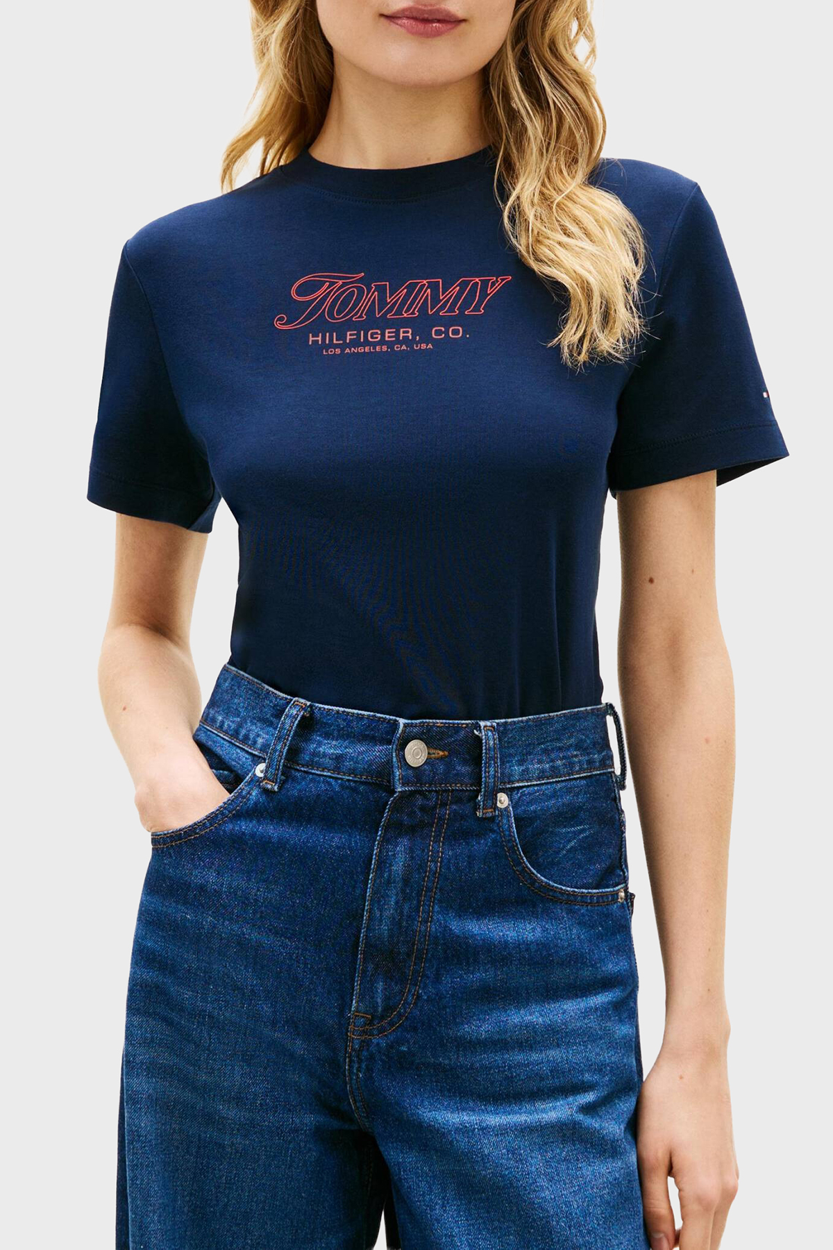 Tommy Hilfiger Pamuklu Regular Fit Bisiklet Yaka Logolu Kadın T Shirt WW0WW48707 C1G LACİVERT