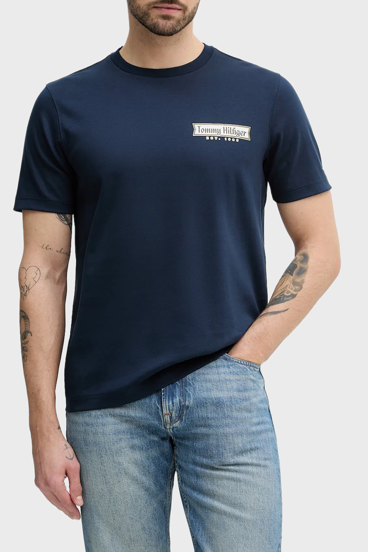Tommy Hilfiger Pamuklu Regular Fit Bisiklet Yaka Logolu Erkek T Shirt MW0MW41463 C1G LACİVERT