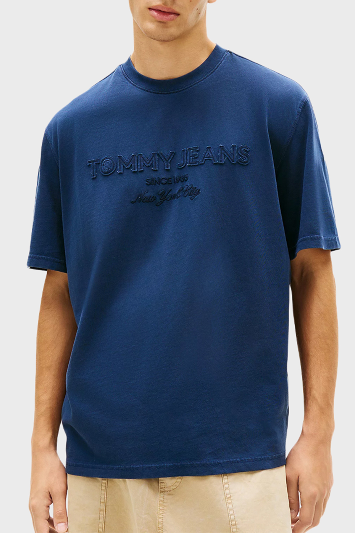 Tommy Jeans % 100 Pamuk Regular Fit Bisiklet Yaka Erkek T Shirt DM0DM22545 C1G LACİVERT