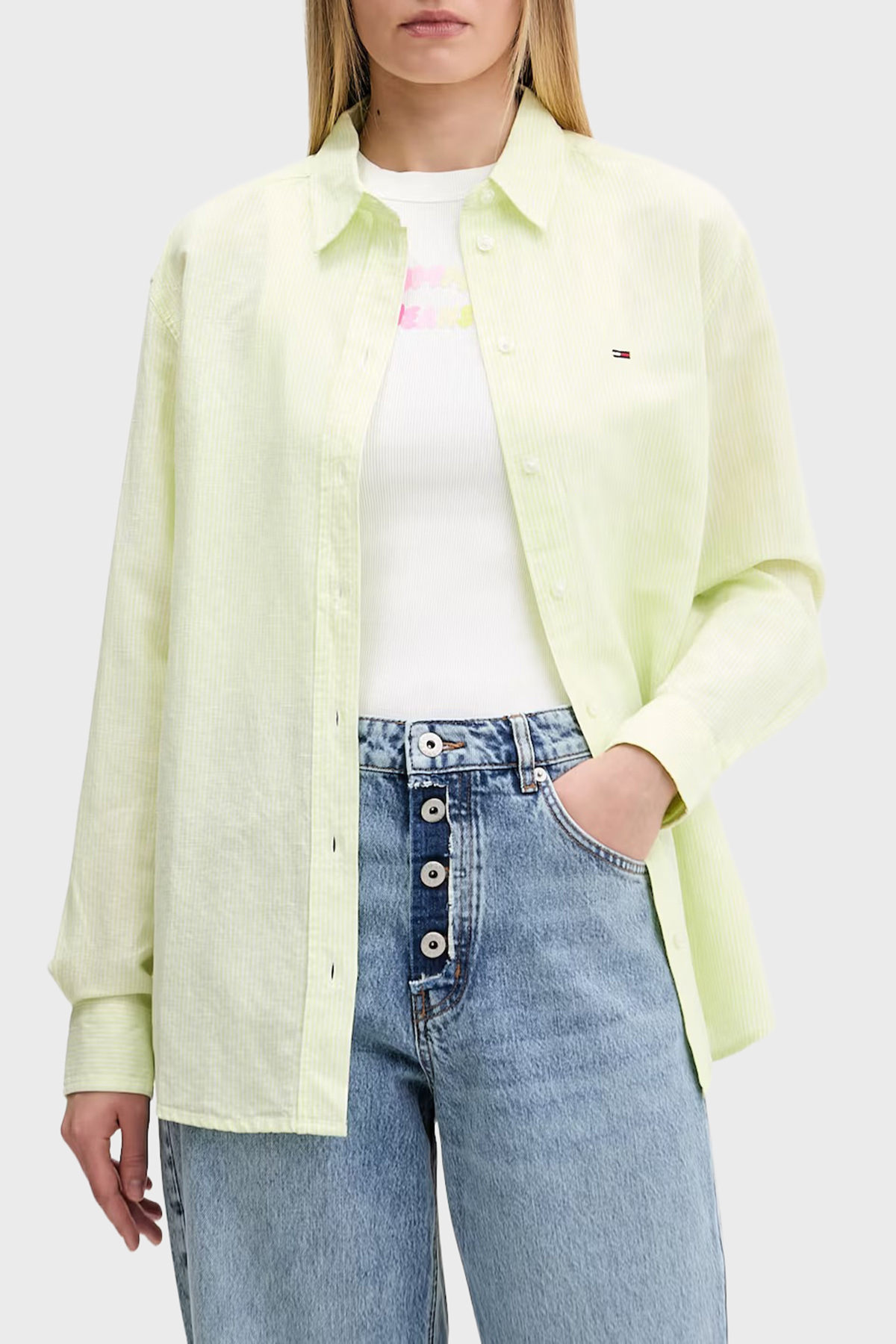 Tommy Jeans Çizgili Keten ve Pamuk Karışımlı Klasik Yaka Uzun Kollu Kadın Gömlek DW0DW22209 0CG YEŞİL