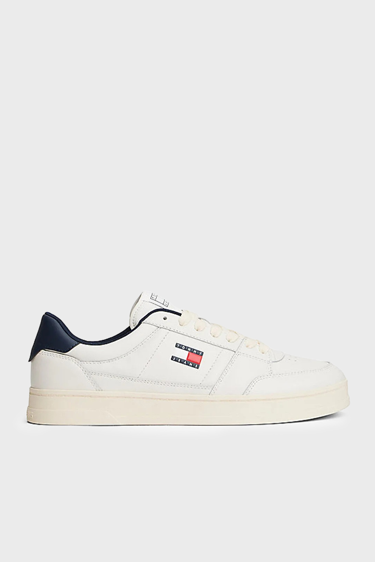 Tommy Jeans Deri Logolu Sneaker Erkek Ayakkabı EM0EM01574 0LG BEYAZ-LACİVERT