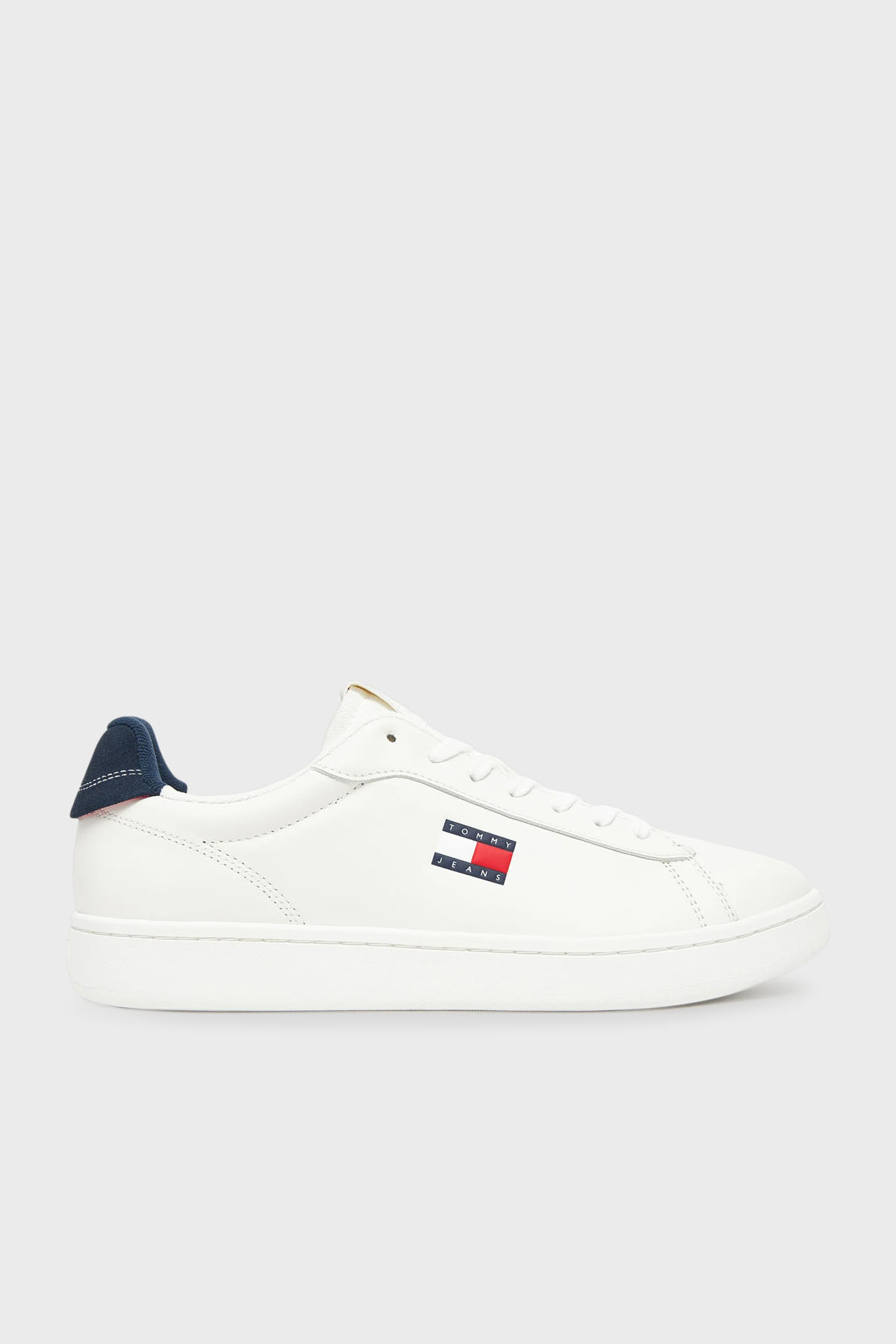 Tommy Jeans Logolu Deri Sneaker Erkek Ayakkabı EM0EM01596 0G1 BEYAZ-LACİVERT