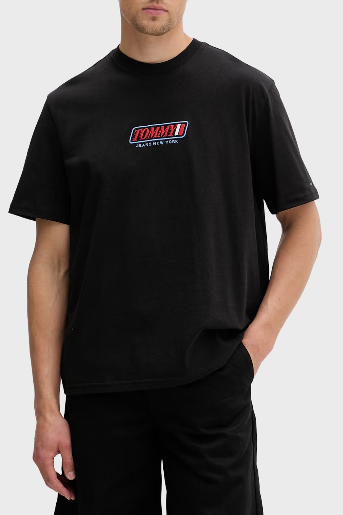 Tommy Jeans Logolu Pamuklu Regular Fit Bisiklet Yaka Erkek T Shirt DM0DM22546 BDS SİYAH