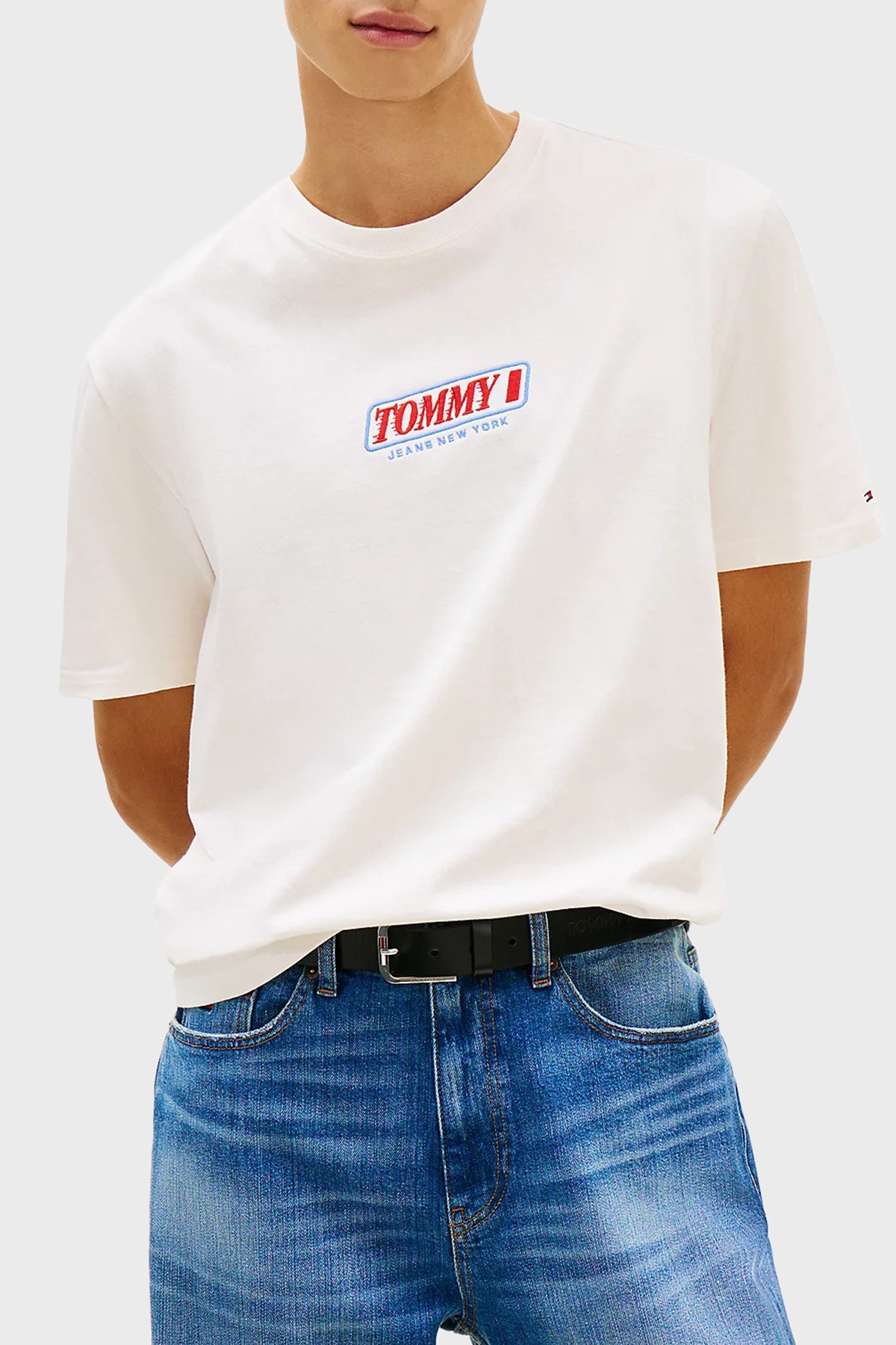 Tommy Jeans Logolu Pamuklu Regular Fit Bisiklet Yaka Erkek T Shirt DM0DM22546 YBH BEYAZ
