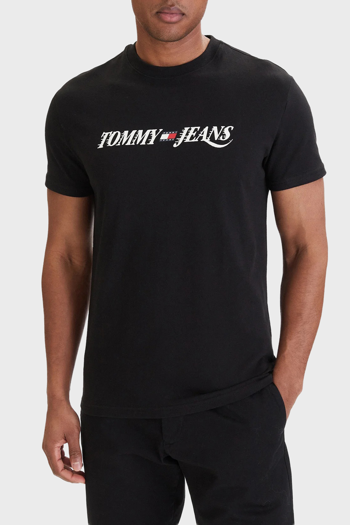 Tommy Jeans Logolu Pamuklu Regular Fit Bisiklet Yaka Erkek T Shirt DM0DM22548 BDS SİYAH