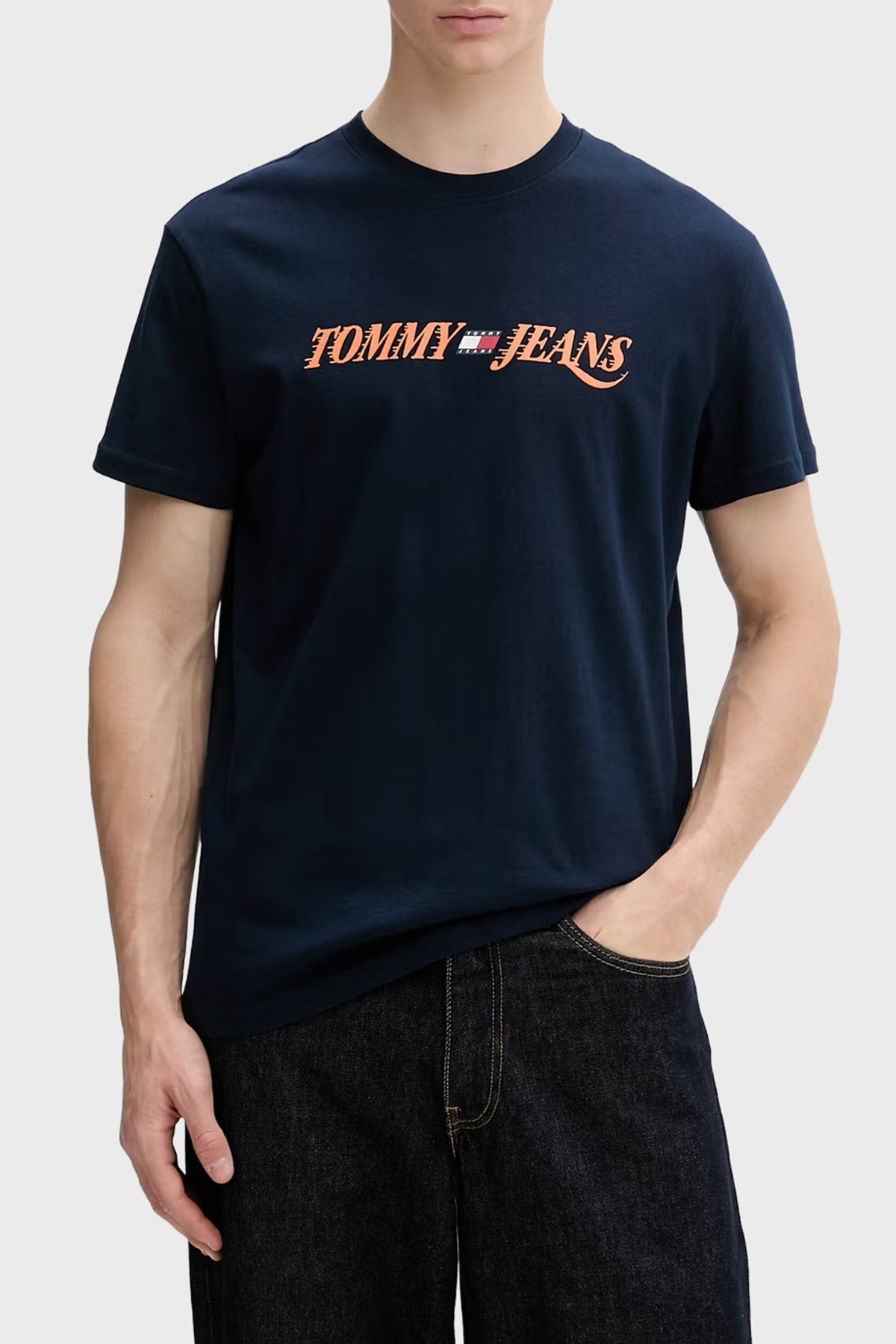 Tommy Jeans Logolu Pamuklu Regular Fit Bisiklet Yaka Erkek T Shirt DM0DM22548 C1G LACİVERT