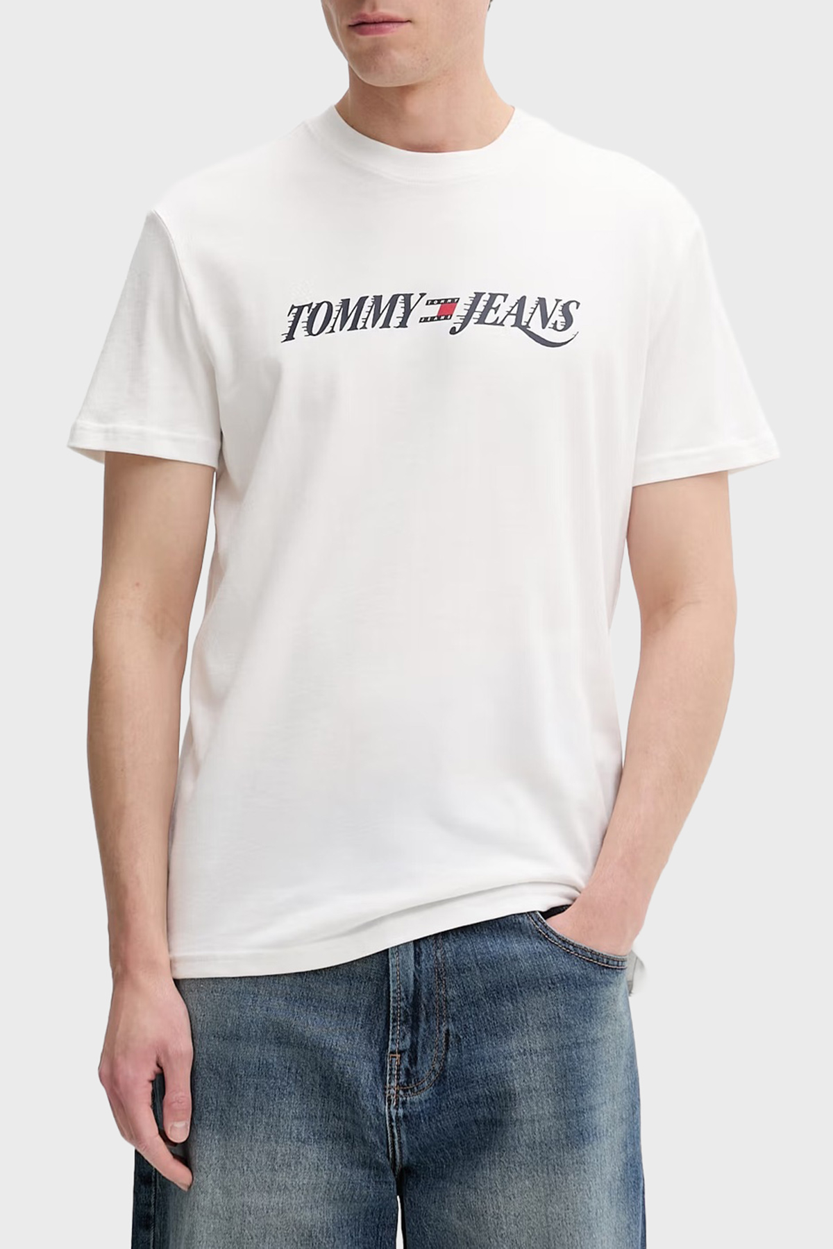 Tommy Jeans Logolu Pamuklu Regular Fit Bisiklet Yaka Erkek T Shirt DM0DM22548 YBL BEYAZ