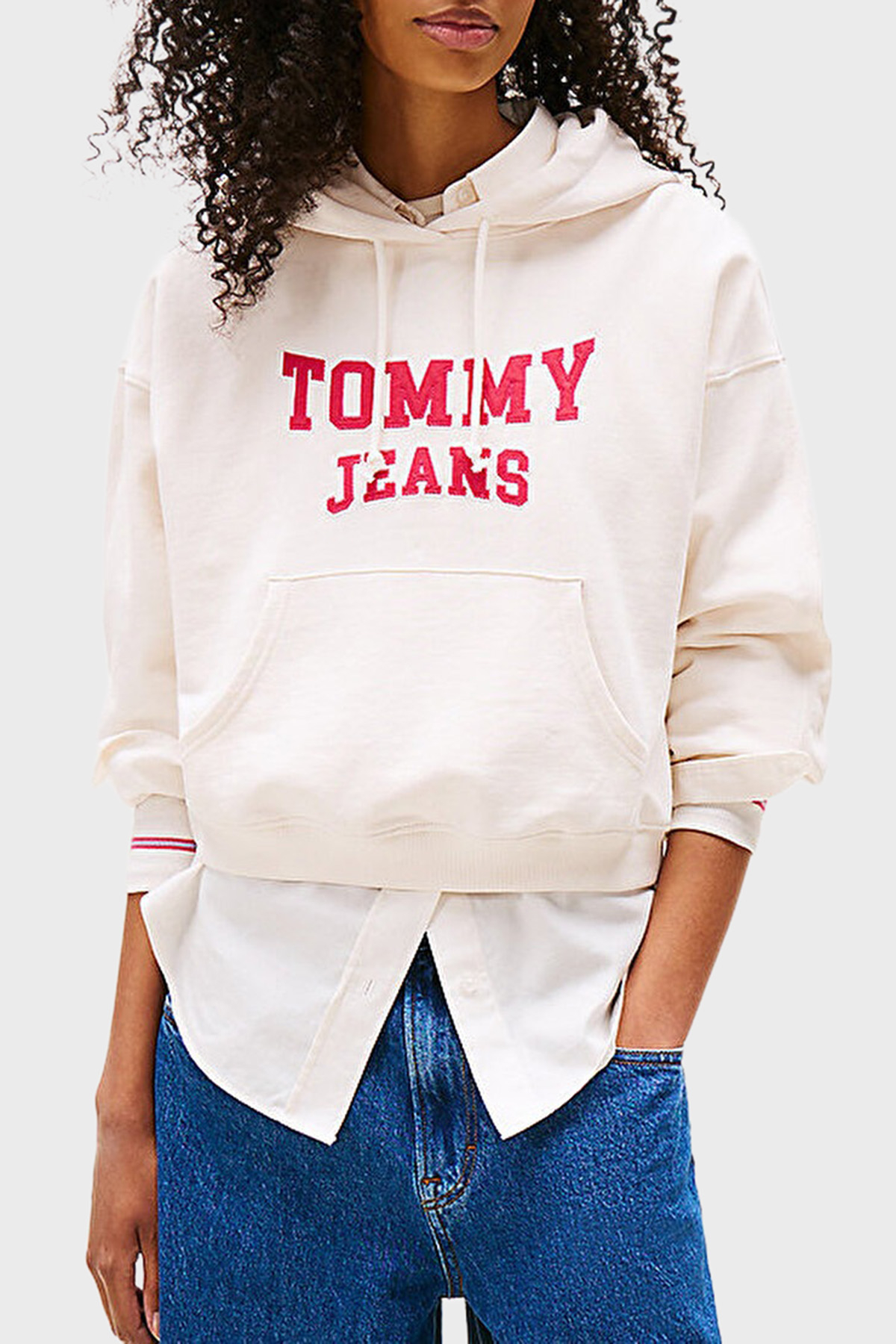 Tommy Jeans Pamuklu Boxy Fit Kapüşonlu Logolu Kadın Sweat DW0DW21598 YBH BEYAZ