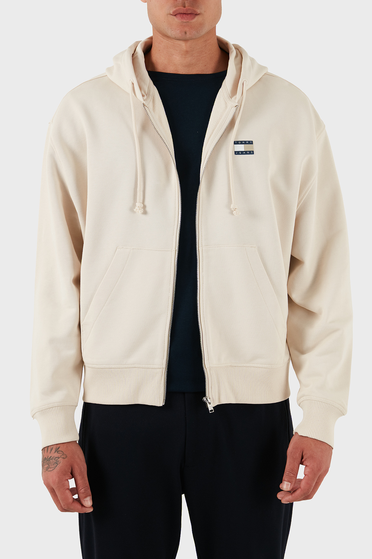 Tommy Jeans Pamuklu Comfort Fit Kapüşonlu Fermuarlı Logolu Erkek Sweat DM0DM21626 ACH KREM
