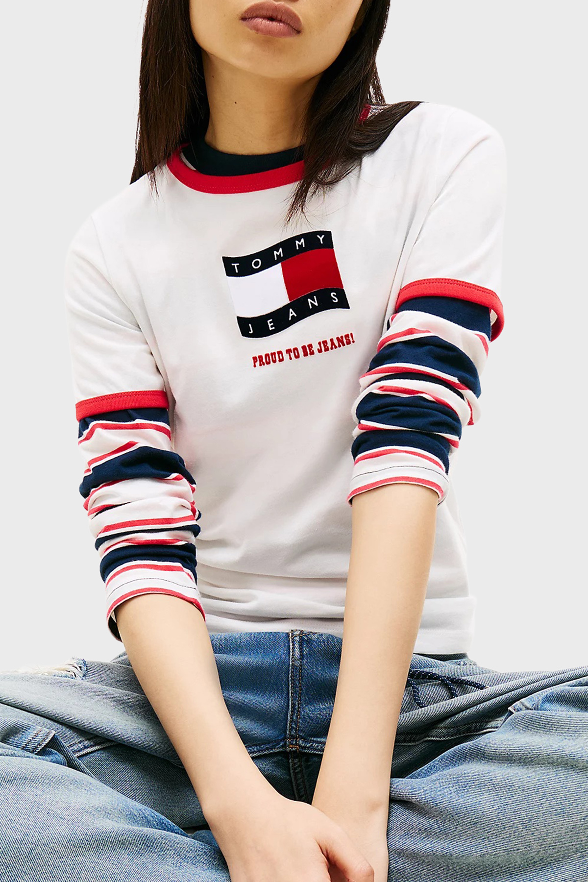 Tommy Jeans Pamuklu Logo Baskılı Regular Fit Bisiket Yaka Kadın T Shirt DW0DW22306 YBL BEYAZ