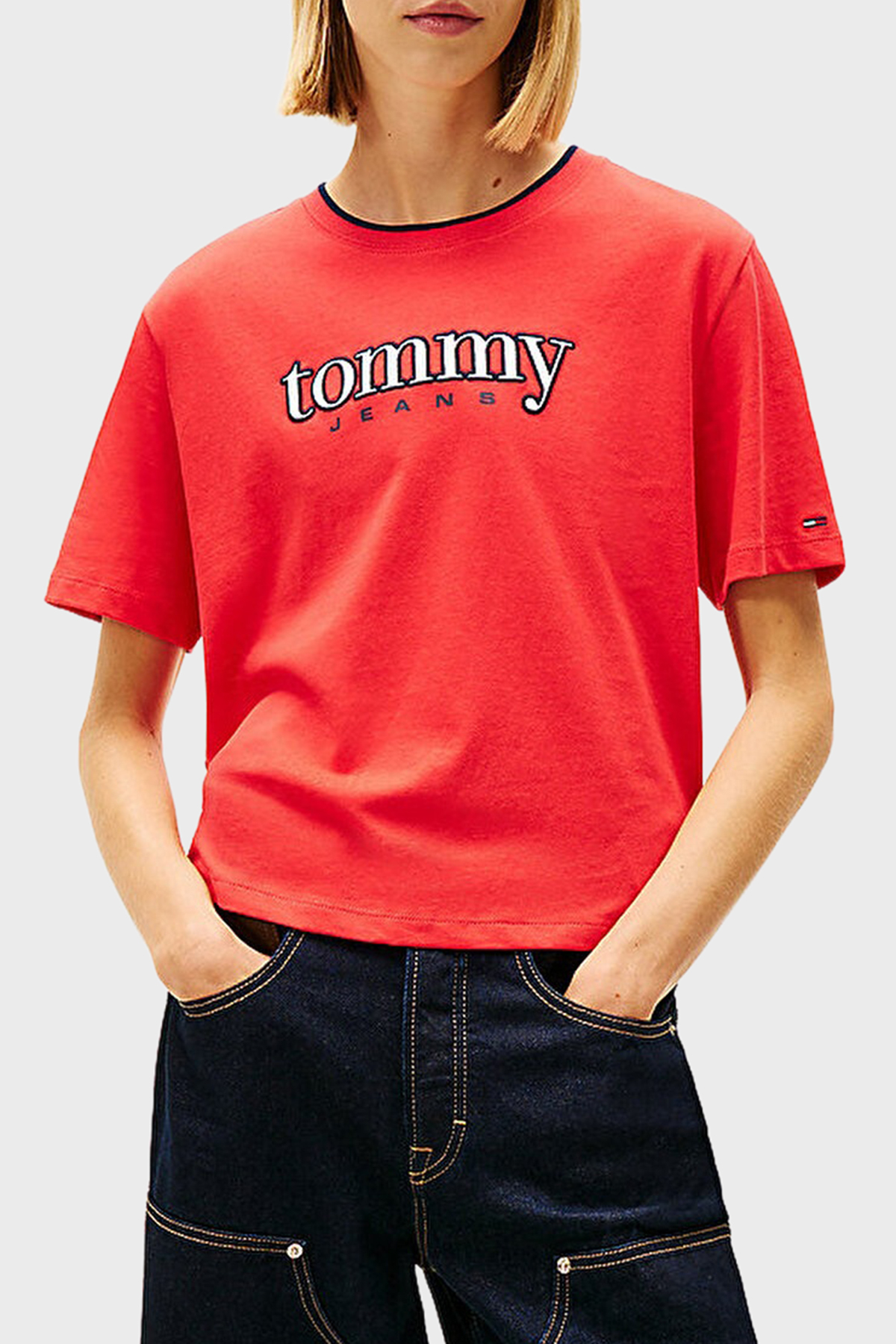 Tommy Jeans Pamuklu Relaxed Fit Logolu Bisiklet Yaka Kadın T Shirt DW0DW22563 XK3 KIRMIZI