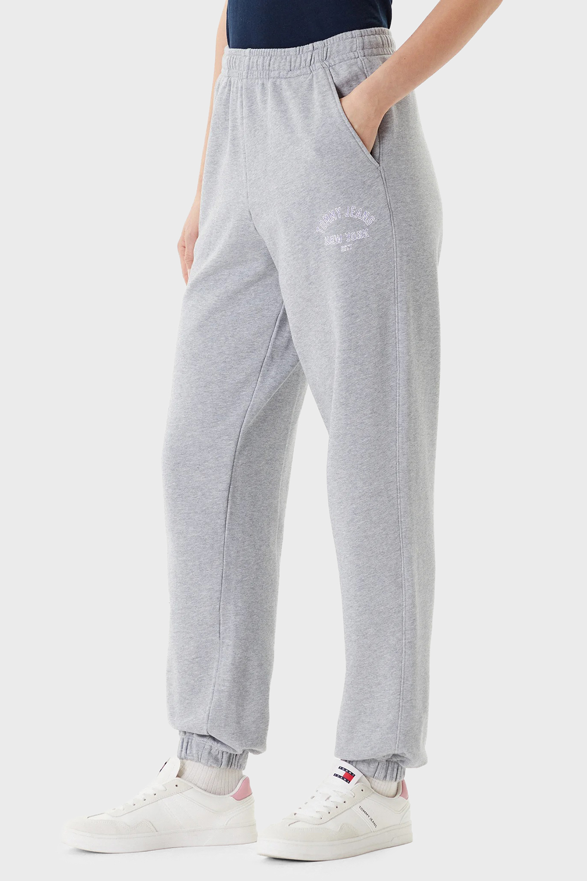 Tommy Jeans Pamuklu Relaxed Fit Yüksek Bel Lastikli Paça Jogger Kadın Pantolon DW0DW20994 Q13 GRİ