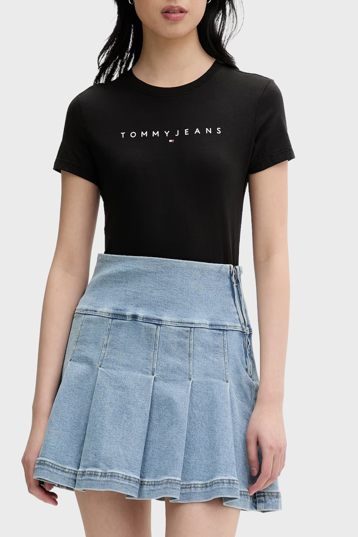 Tommy Jeans Pamuklu Slim Fit Logo Baskılı Bisiklet Yaka Kadın T Shirt DW0DW18398 0GK SİYAH