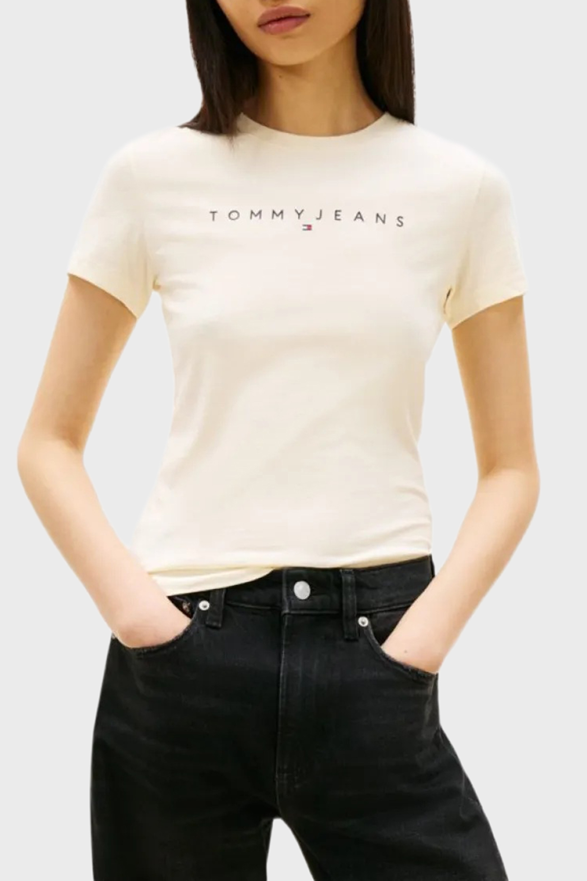 Tommy Jeans Pamuklu Slim Fit Logo Baskılı Bisiklet Yaka Kadın T Shirt DW0DW18398 AA7 BEJ