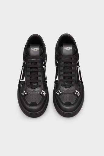 valentino-garavani-logolu-deri