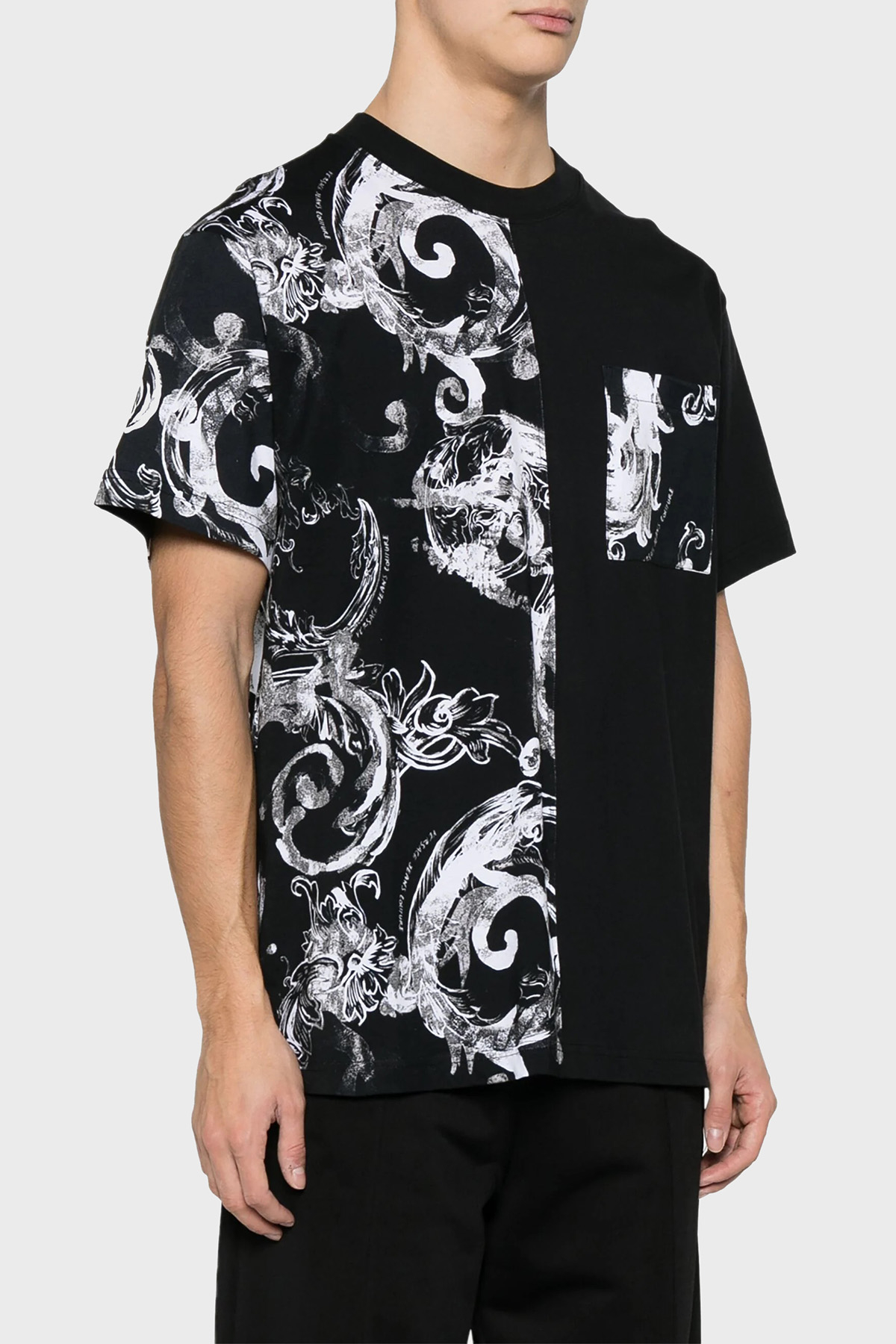 Versace Jeans Couture Desenli Pamuklu Bisiklet Yaka Regular Fit Erkek T Shirt 76GAH611 JS287 899 SİYAH