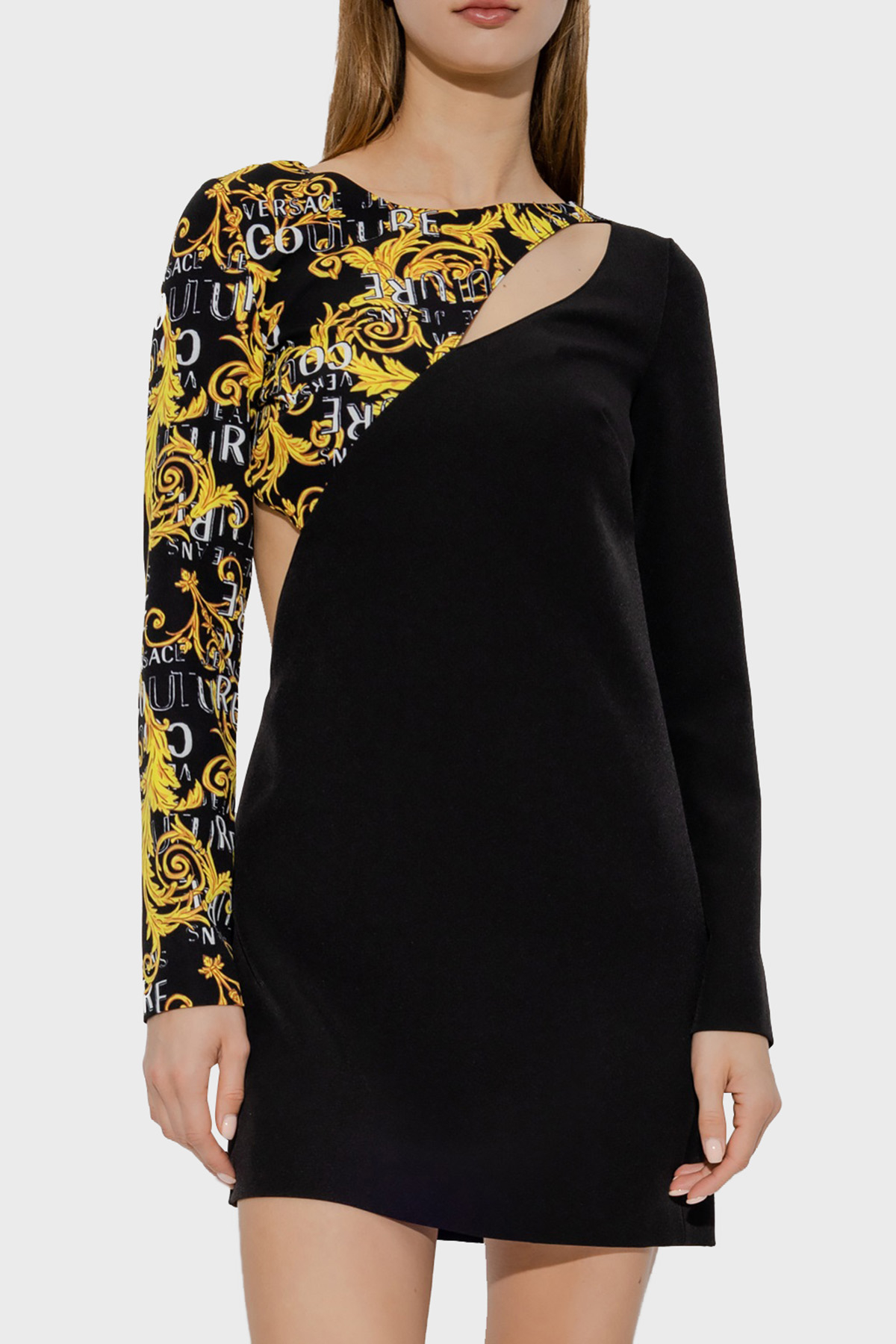 Versace Jeans Couture Logo Desen Baskılı Sırt Dekolteli Regular Fit Mini Kadın Elbise 74HAO910 N0103 899 SİYAH