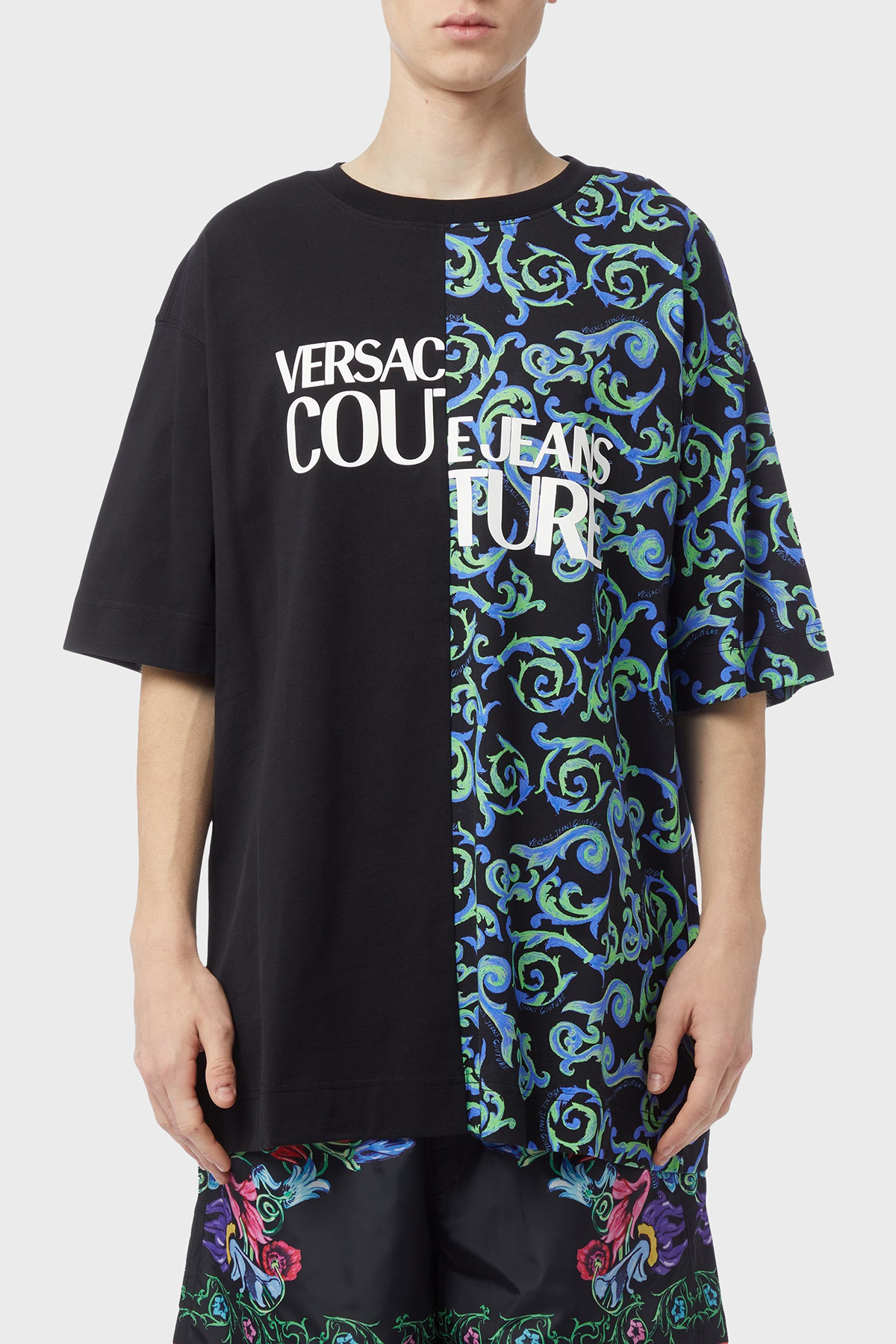Versace Jeans Couture Pamuklu Oversize Bisiklet Yaka Erkek T Shirt 74GAHE06 CJ00E 899 SİYAH