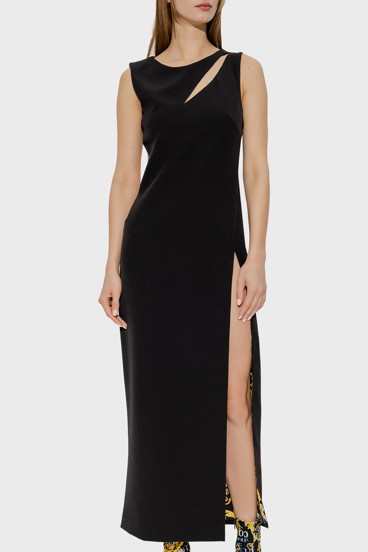 Versace Jeans Couture Yırtmaçlı Sırt Dekolteli Regular Fit Midi Kadın Elbise 74HAO937 N0103 899 SİYAH