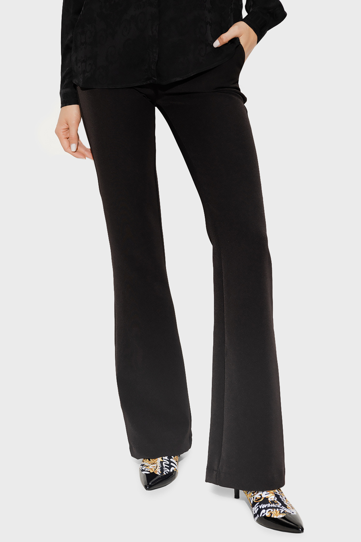 Versace Streç Normal Bel Regular Fit İspanyol Paça Kadın Pantolon 73HAA105 N0103 899 SİYAH