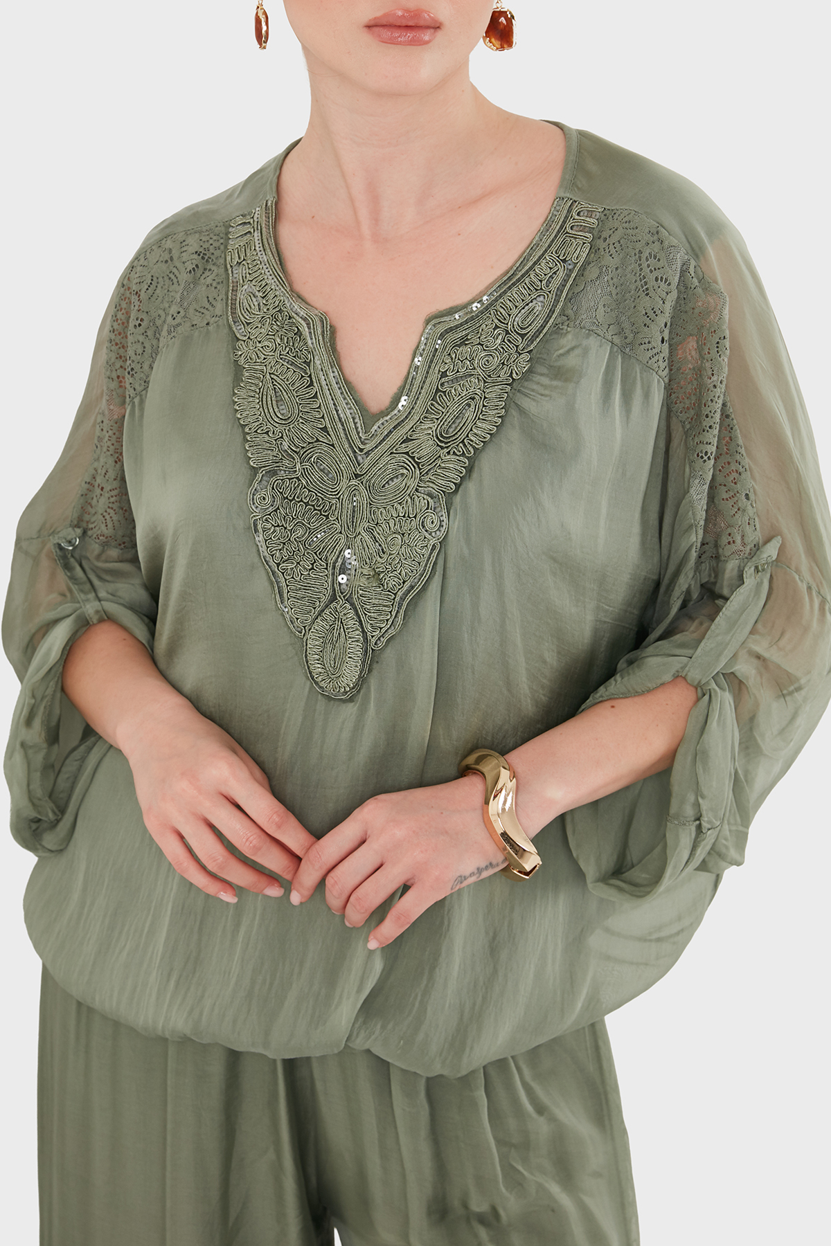 Via Dante Oversize Güpür Detaylı V Yaka Kadın Bluz 6909166 HAKİ