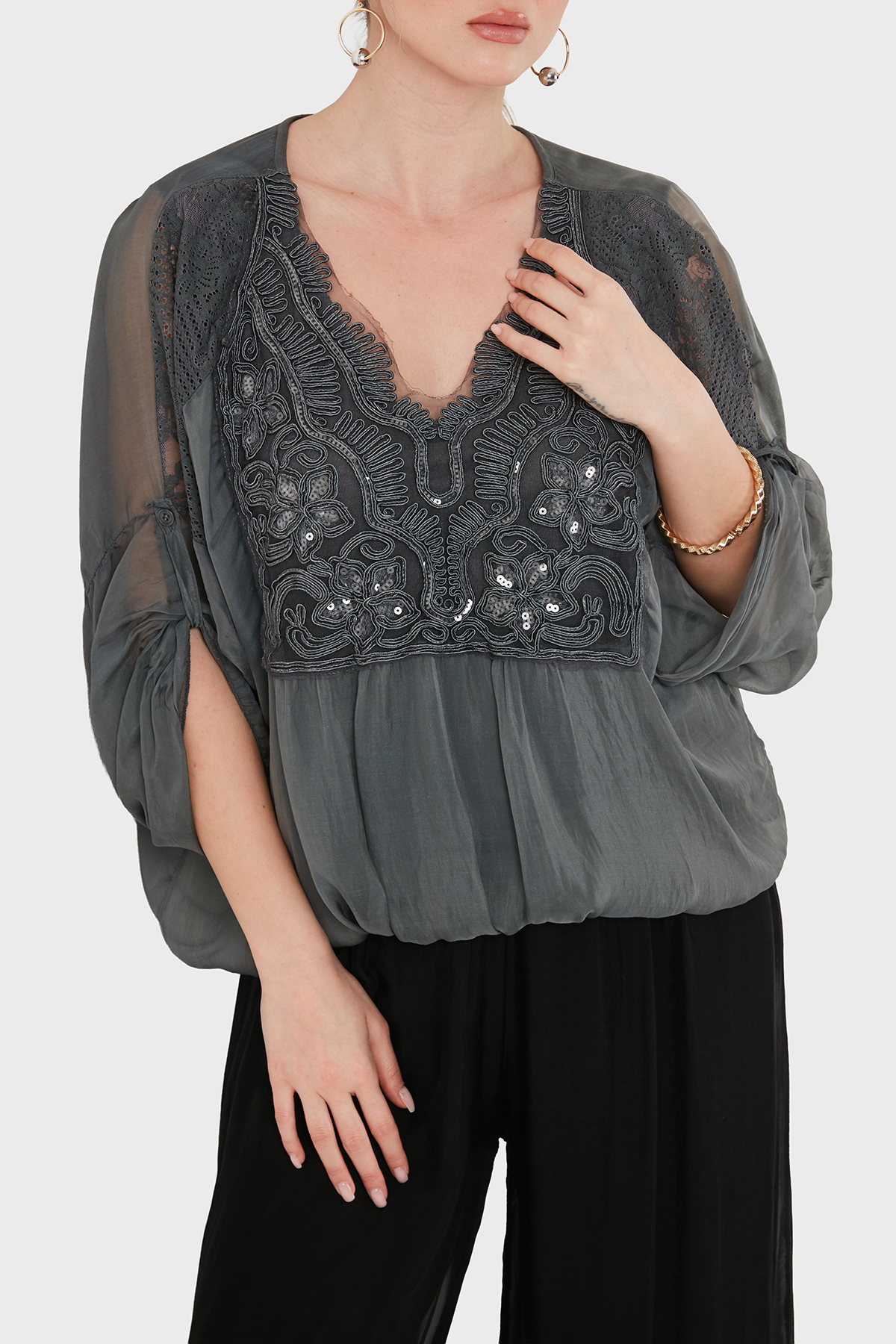 Via Dante Oversize İpekli V Yaka Dantel Detaylı Kadın Bluz 6901023 ANTRASİT